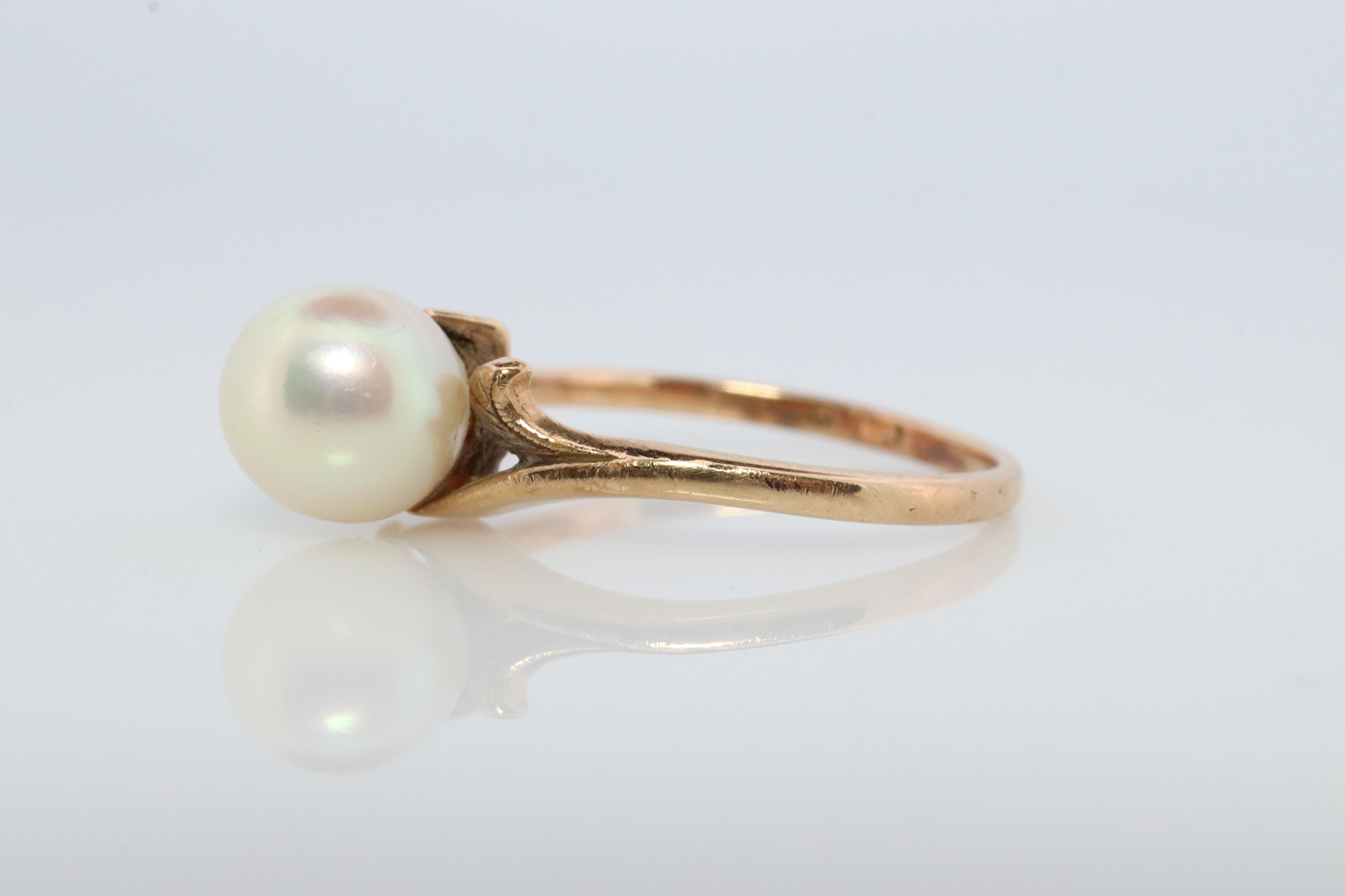 Genuine MIKIMOTO ring

14k Yellow Gold Pearl solitaire

MIKIMOTO hallmarked accordingly

Details:

Size 6.5
2.2grams total
7mm akoya pearl