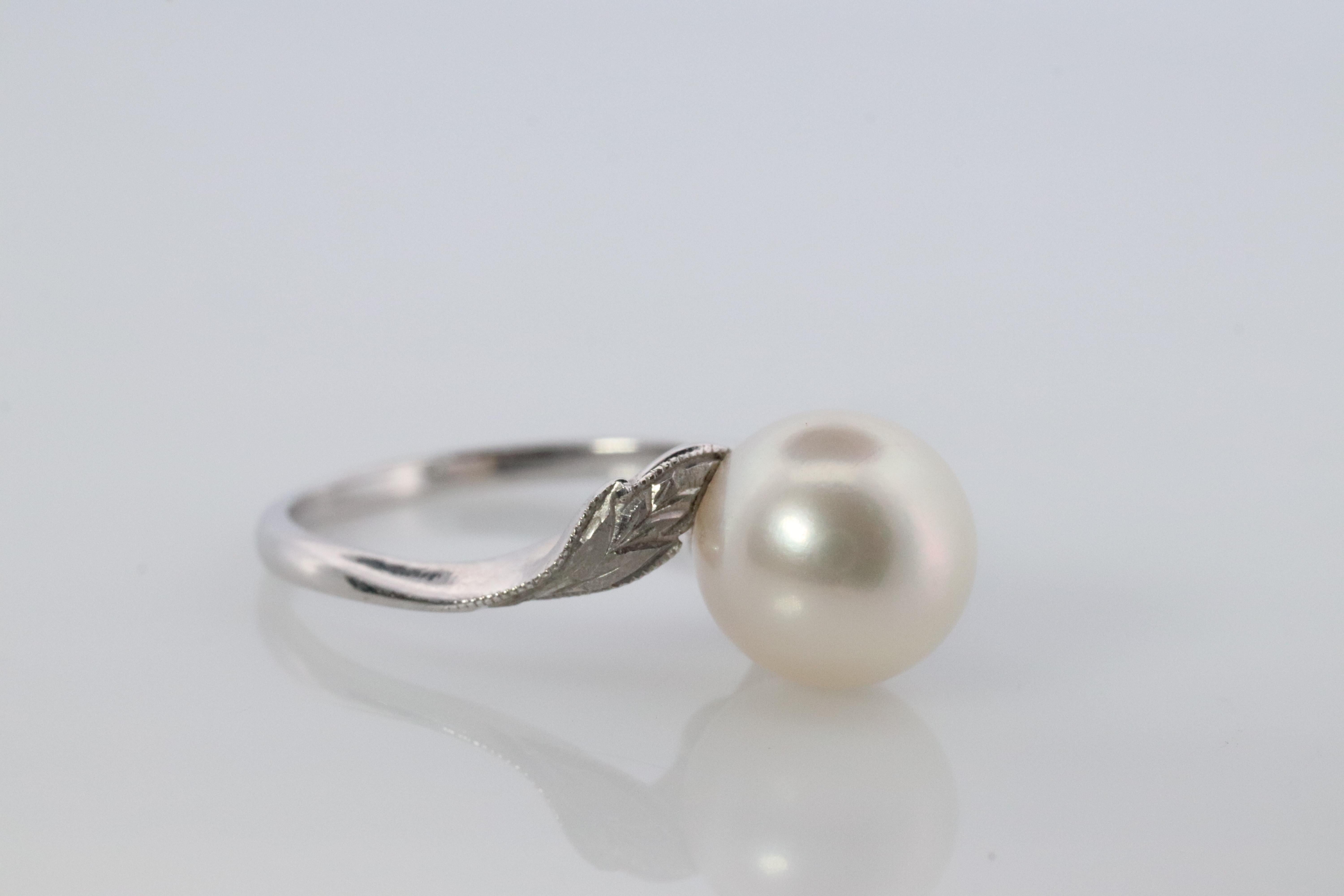 Round Cut Mikimoto Ring. Vintage 14k Gold Mikimoto Diamond Pearl ring. Mikimoto Pearl For Sale
