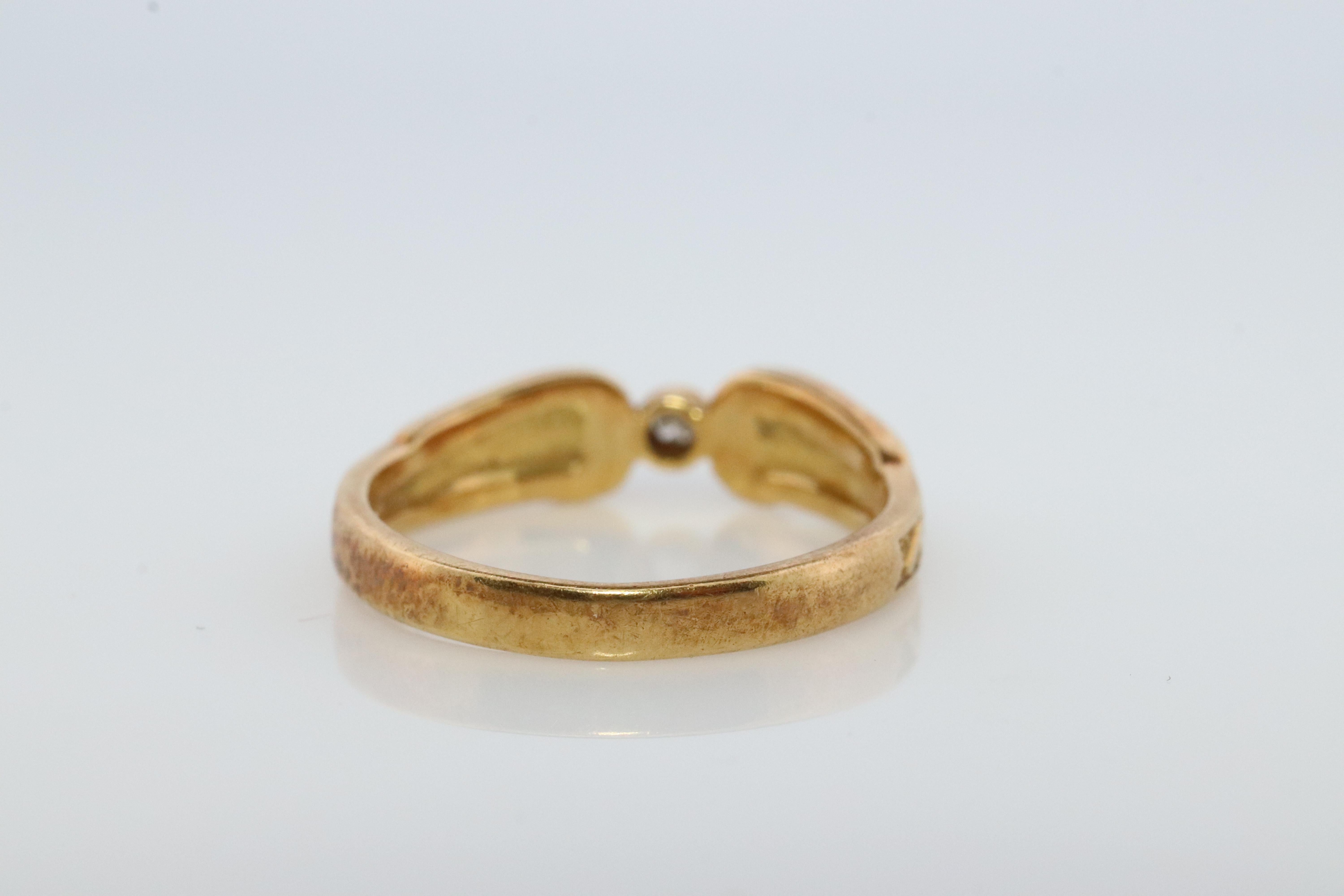 Mikimoto Ring. Vintage 18k Gold Mikimoto Diamond Wings ring. Mikimoto Diamond In Good Condition For Sale In Port Charlotte, FL