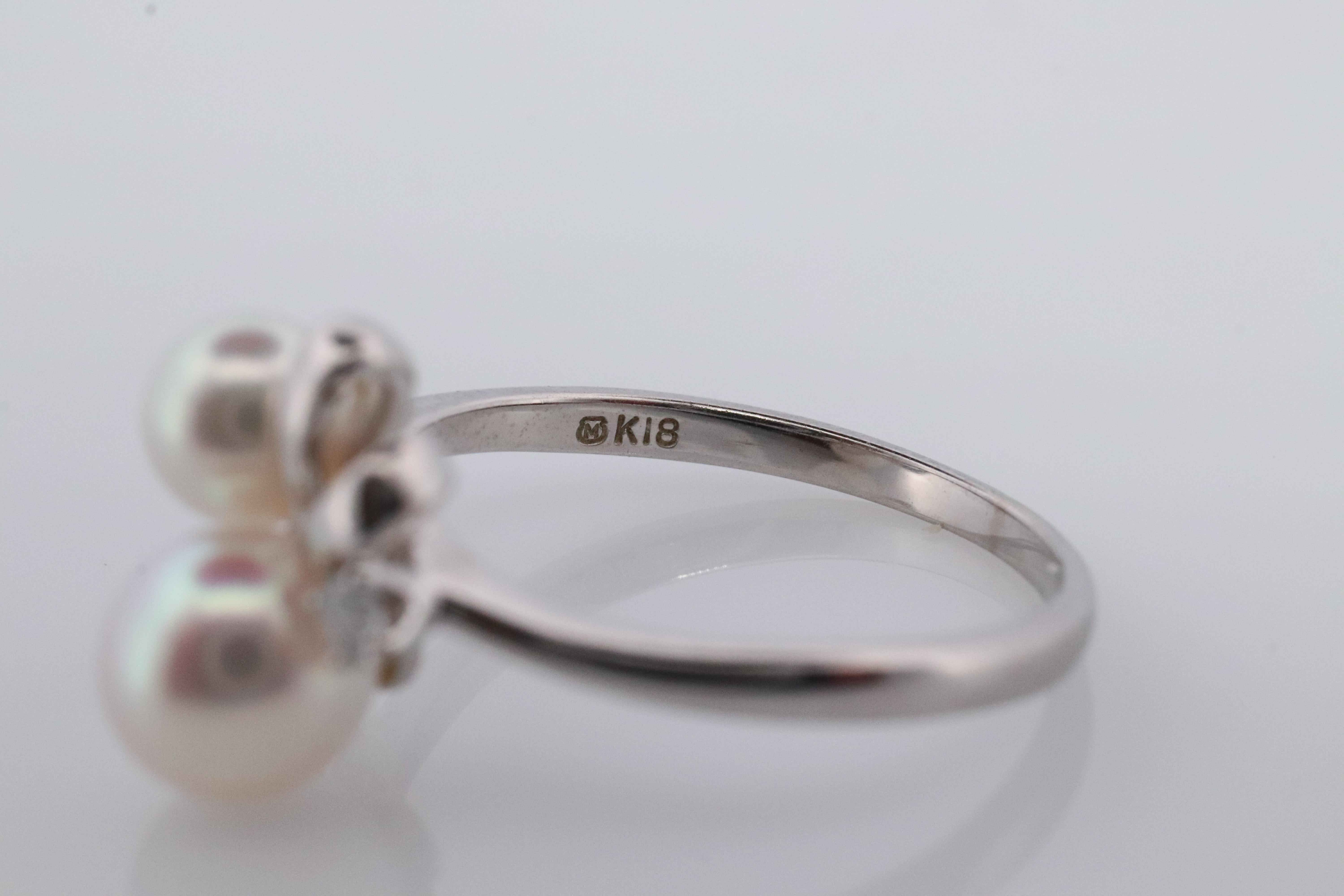 Mikimoto Ring. Mikimoto Vintage-Cluster aus 18 Karat Gold mit Perlen und Diamanten. Reben Trauben Damen