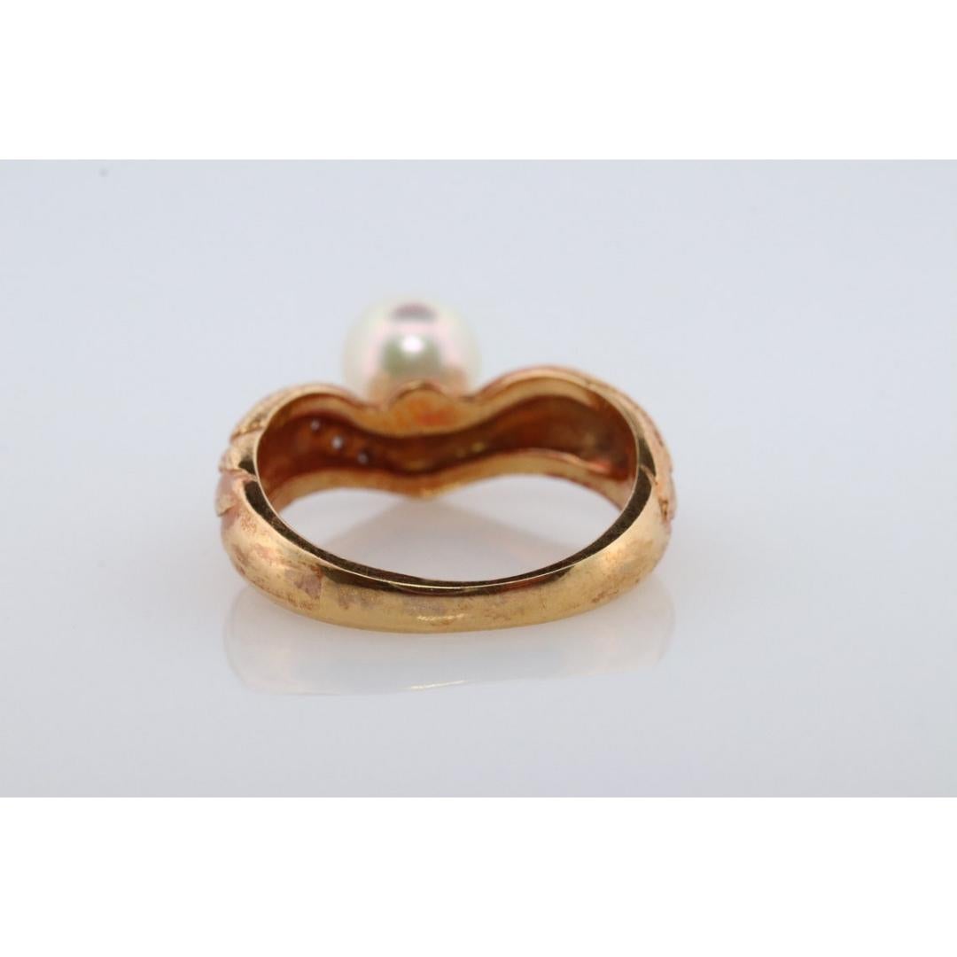 Women's Mikimoto Ring. Vintage 18k Gold Mikimoto Pearl and Diamond Solitaire. Mikimoto