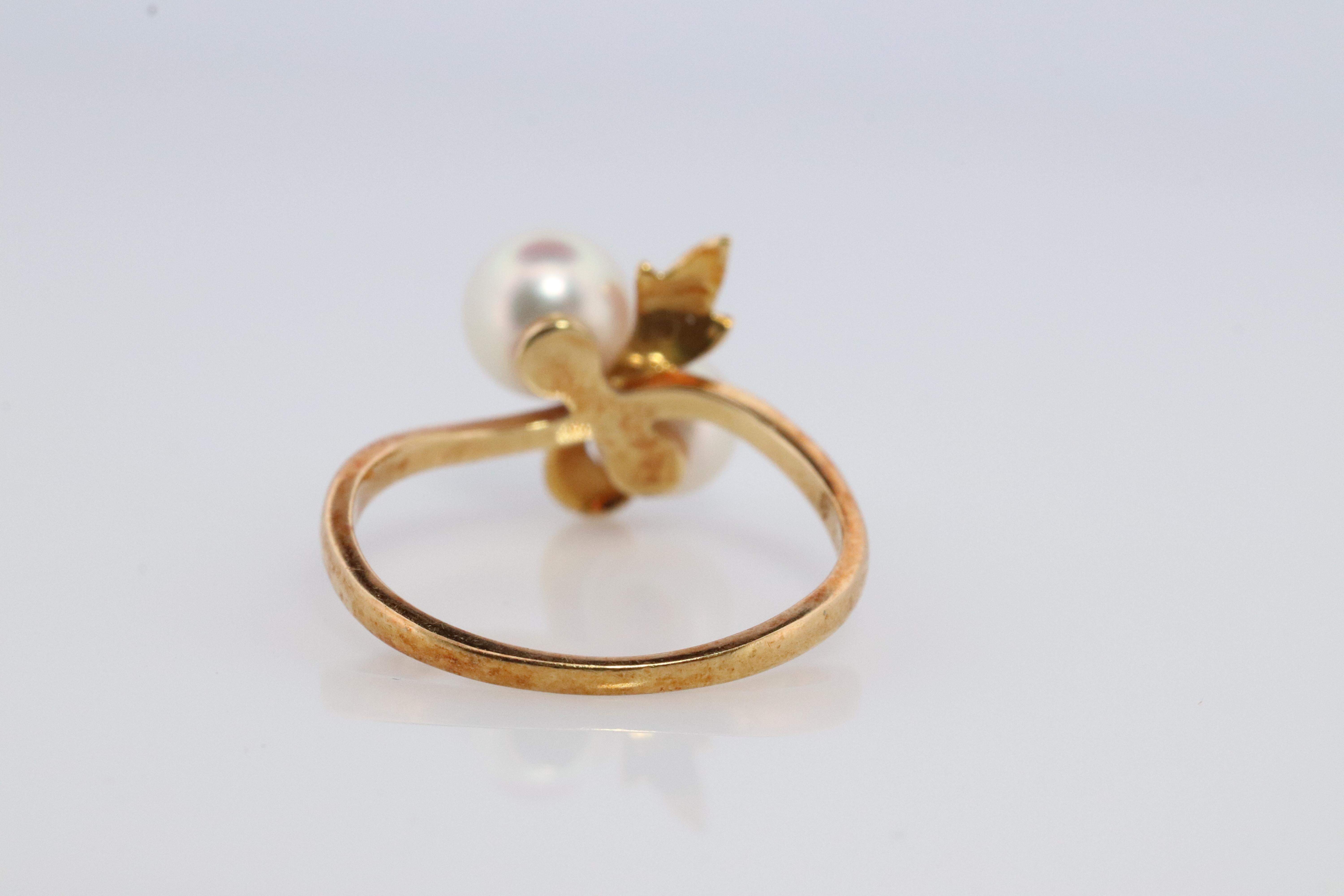 Mikimoto Ring. Vintage 18k Gold Mikimoto Pearl Cluster with Vines and Grapes For Sale 1