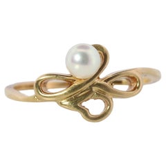 Mikimoto Ring. Vintage 18k Gold Mikimoto Pearl Cluster with Vines Dainty