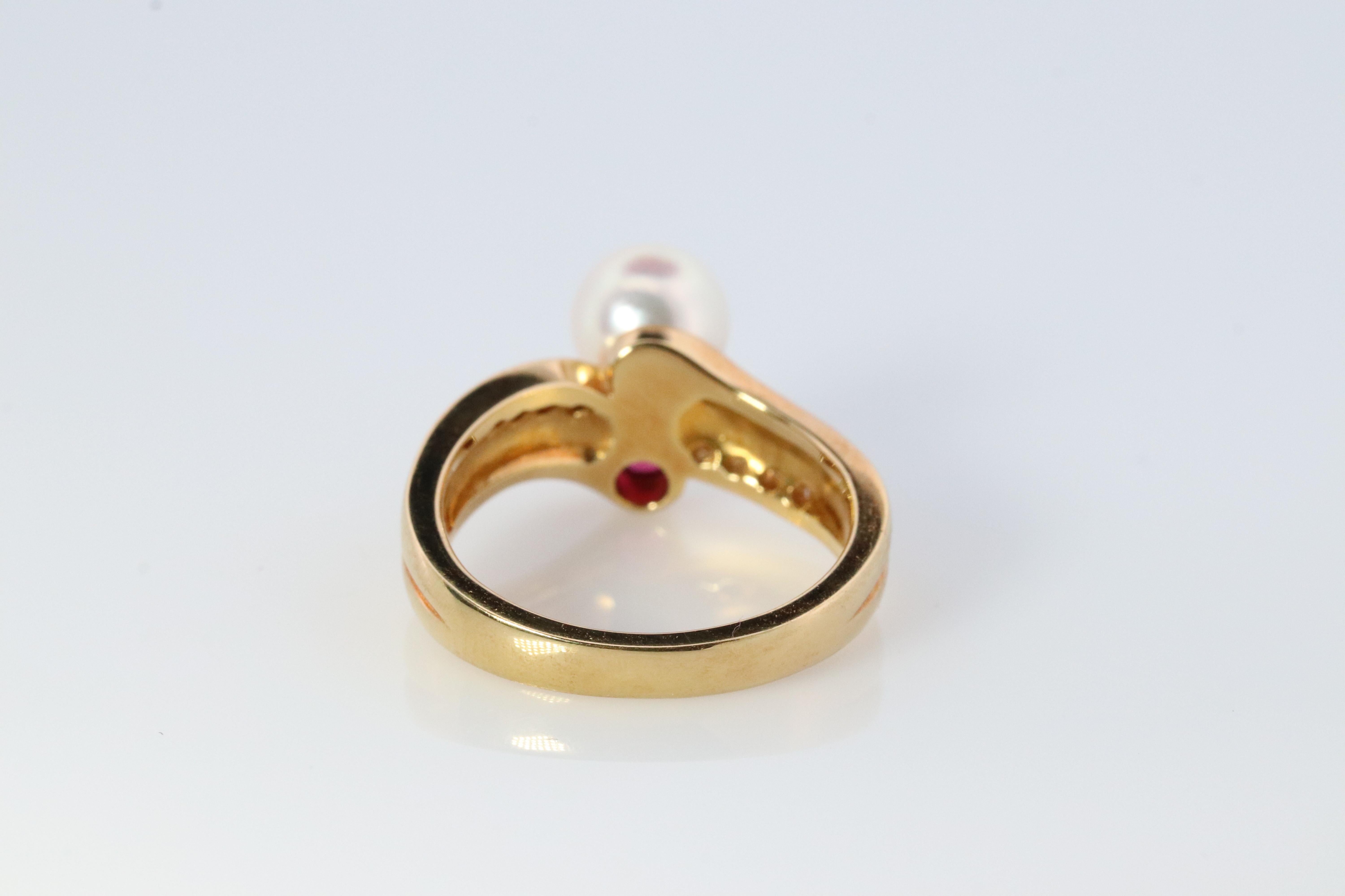 Mikimoto Ring. 18 Karat Gold Mikimoto Perle Diamant Rubin Schichtband geschichtet Band. im Zustand „Gut“ in Port Charlotte, FL