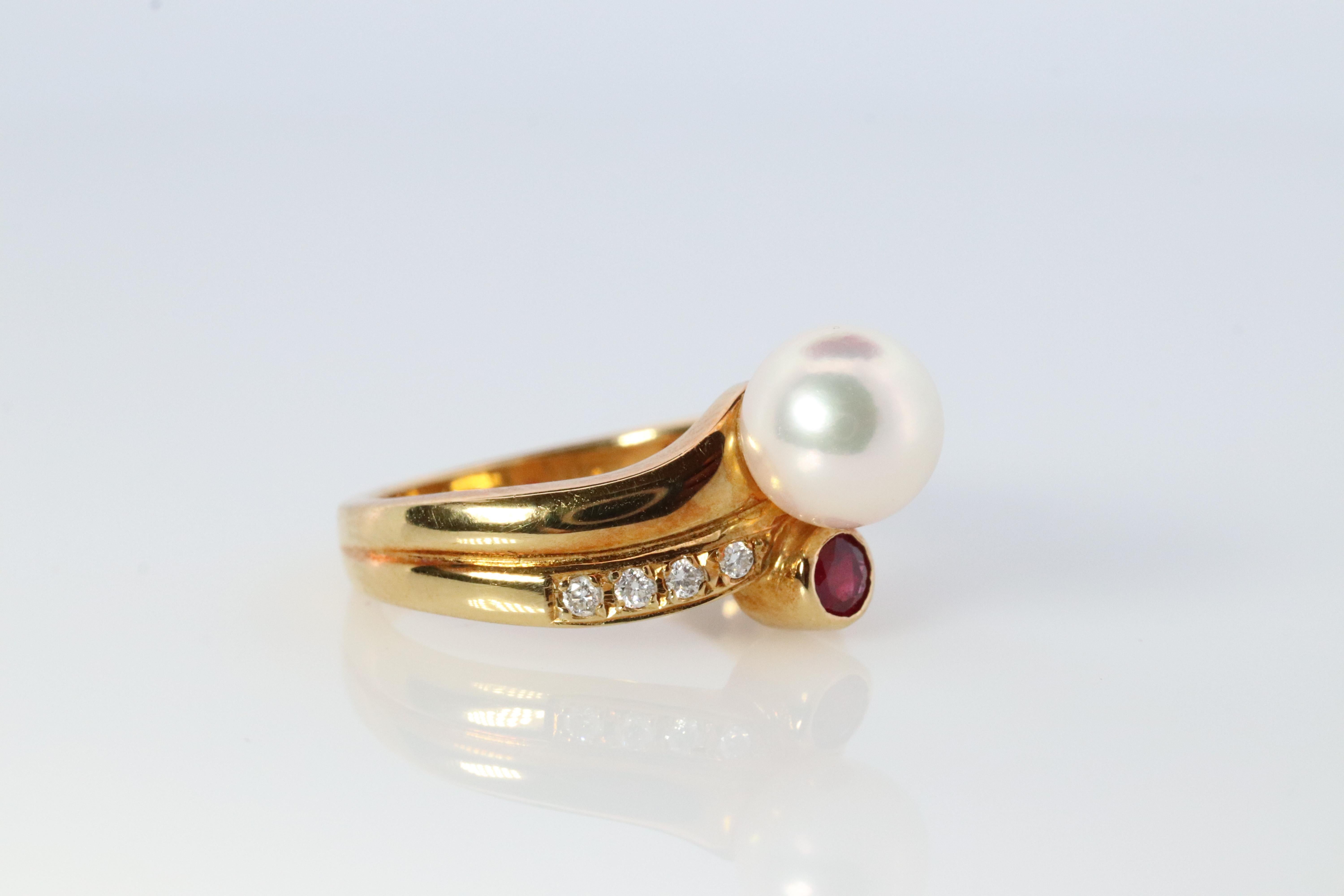 Mikimoto Ring. 18 Karat Gold Mikimoto Perle Diamant Rubin Schichtband geschichtet Band. Damen