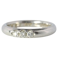 Anello Mikimoto. Fascia in platino vintage con diamanti Mikimoto incastonati. Mikimoto PT950