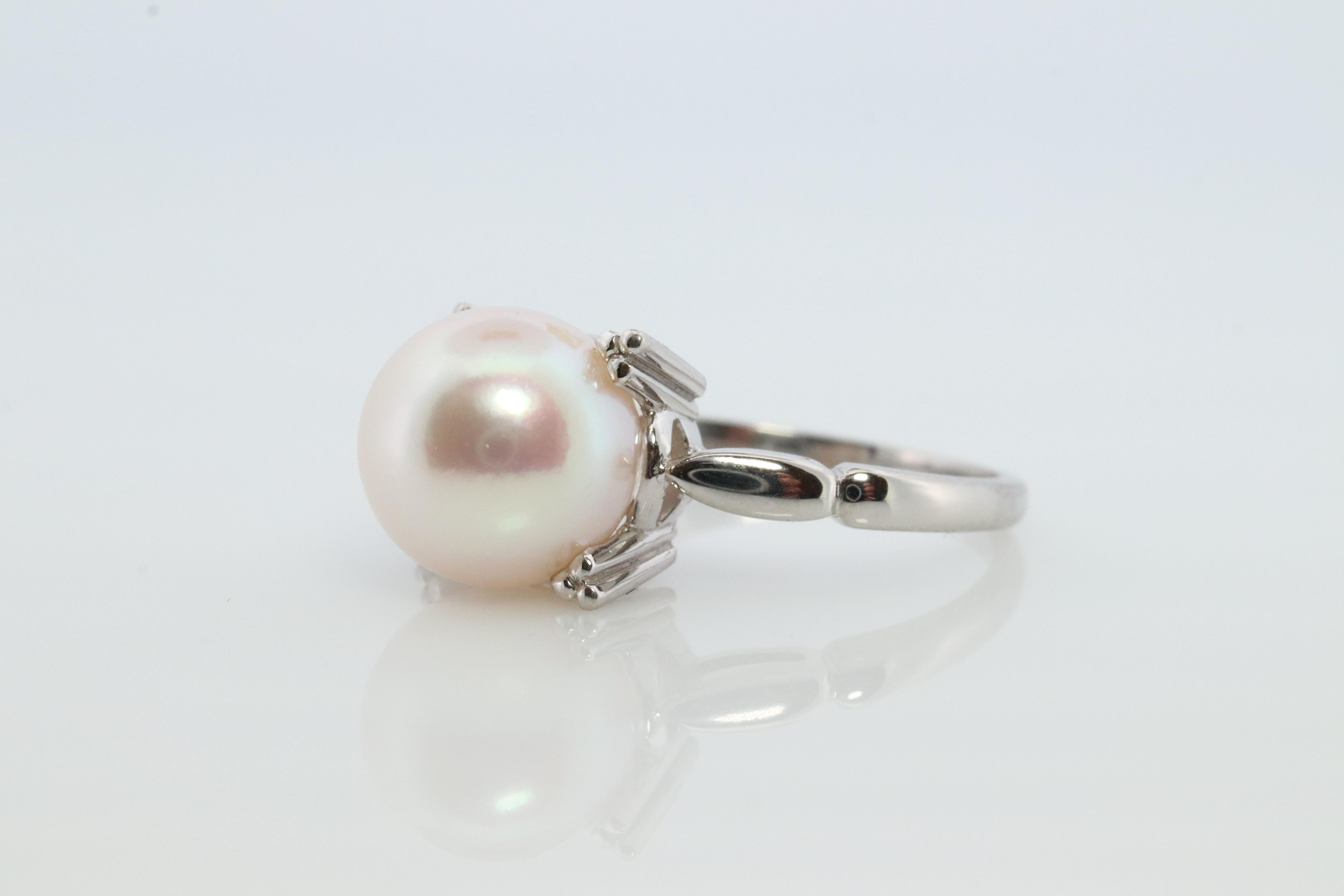 Round Cut Mikimoto Ring. Vintage Platinum Mikimoto Diamond Pearl ring. PT900 Claw Pearl For Sale