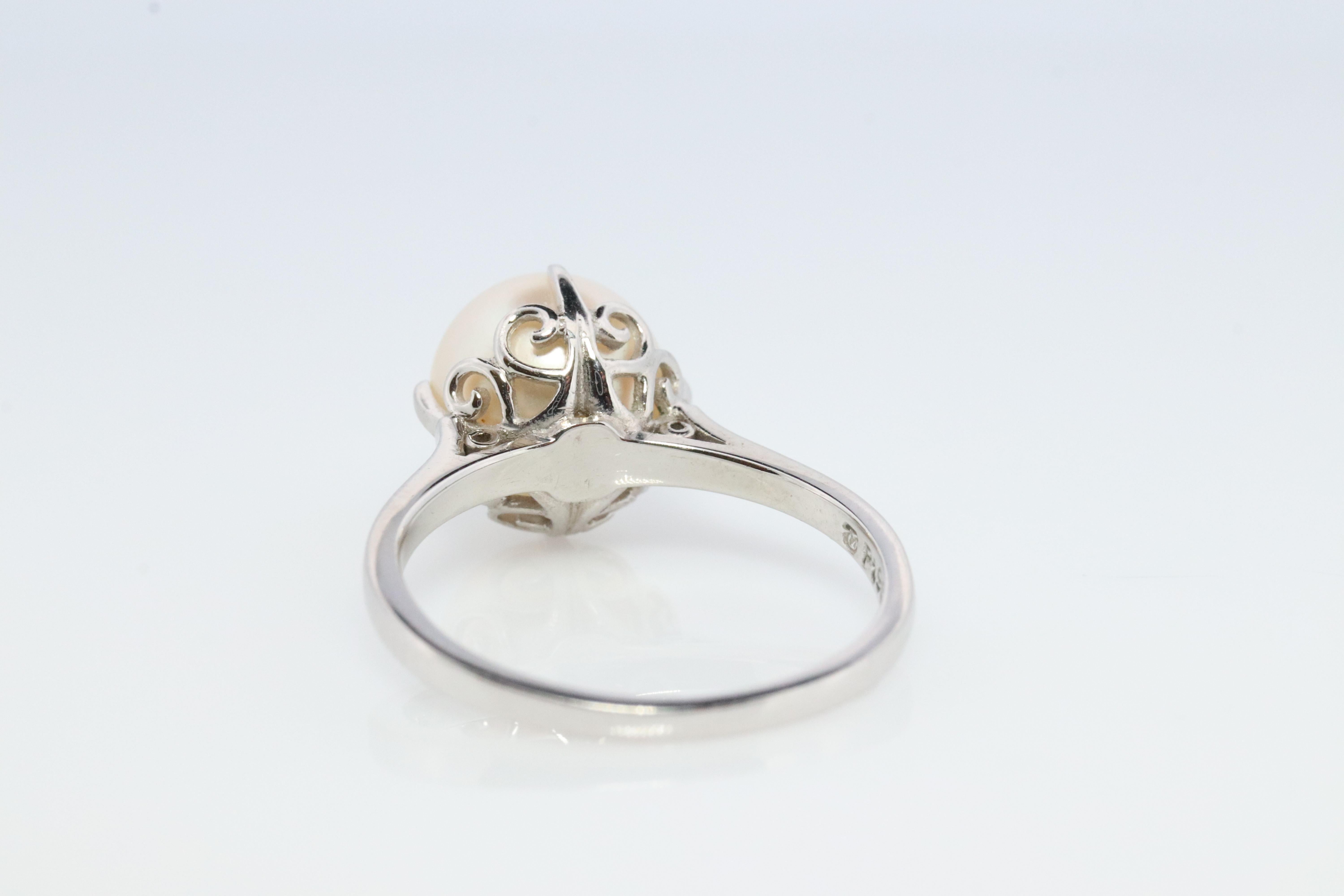 Mikimoto Ring. Vintage Platinum Mikimoto Diamond Pearl ring. PT900 Claw Pearl 1