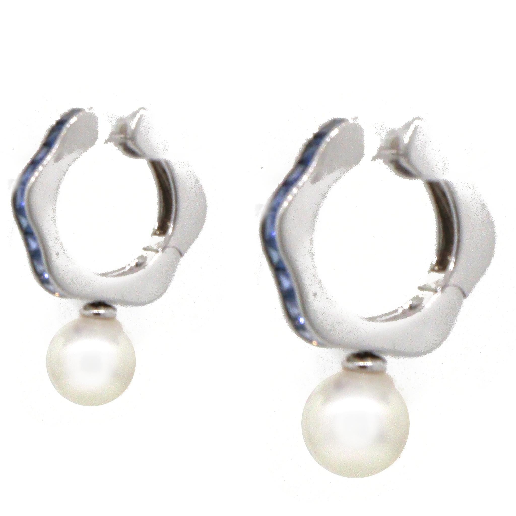 Mikimoto Creolen mit Saphiren und Perlen im Zustand „Gut“ in New York, NY