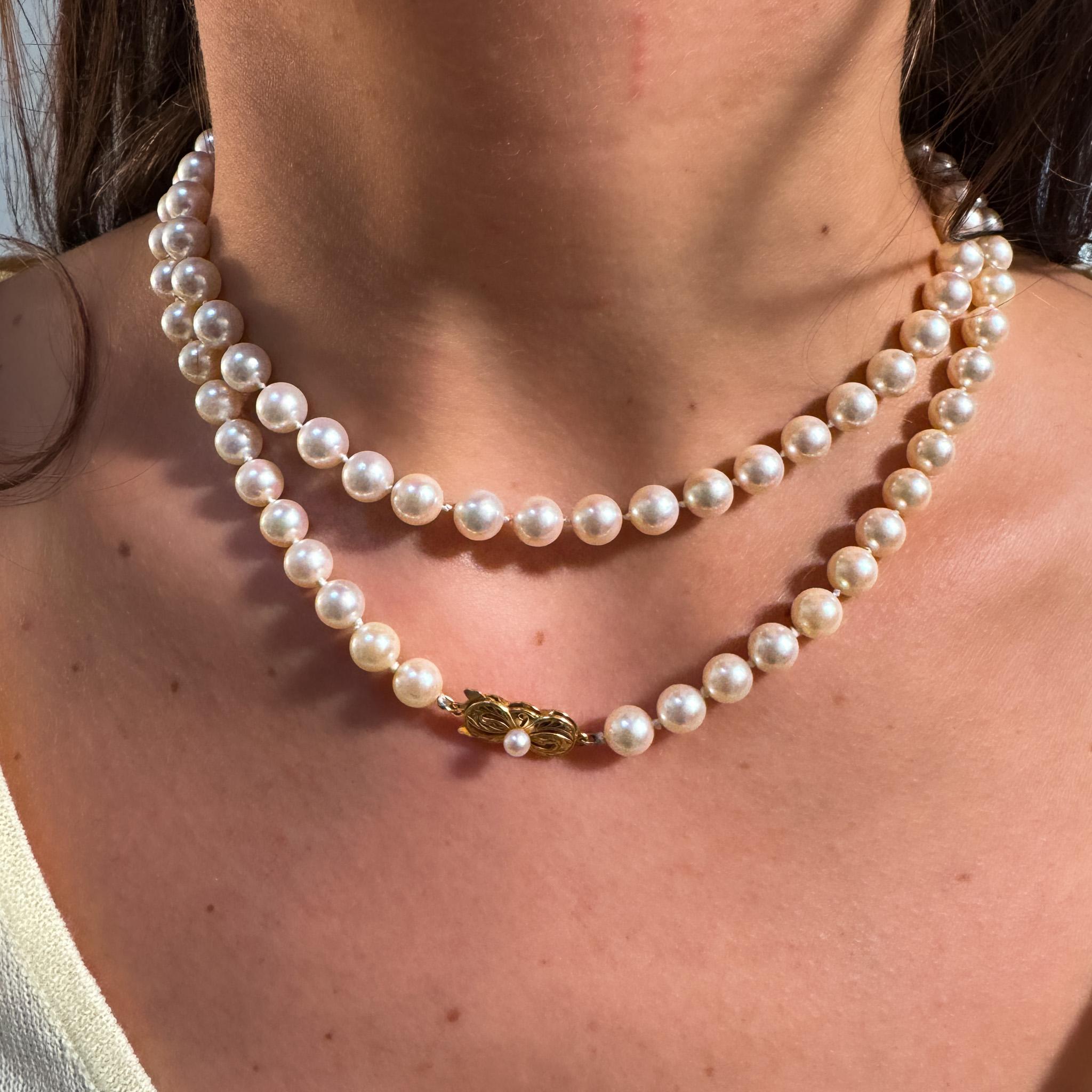 Donna Mikimoto firma una collana di perle Akoya in oro 18k da 33 pollici in vendita