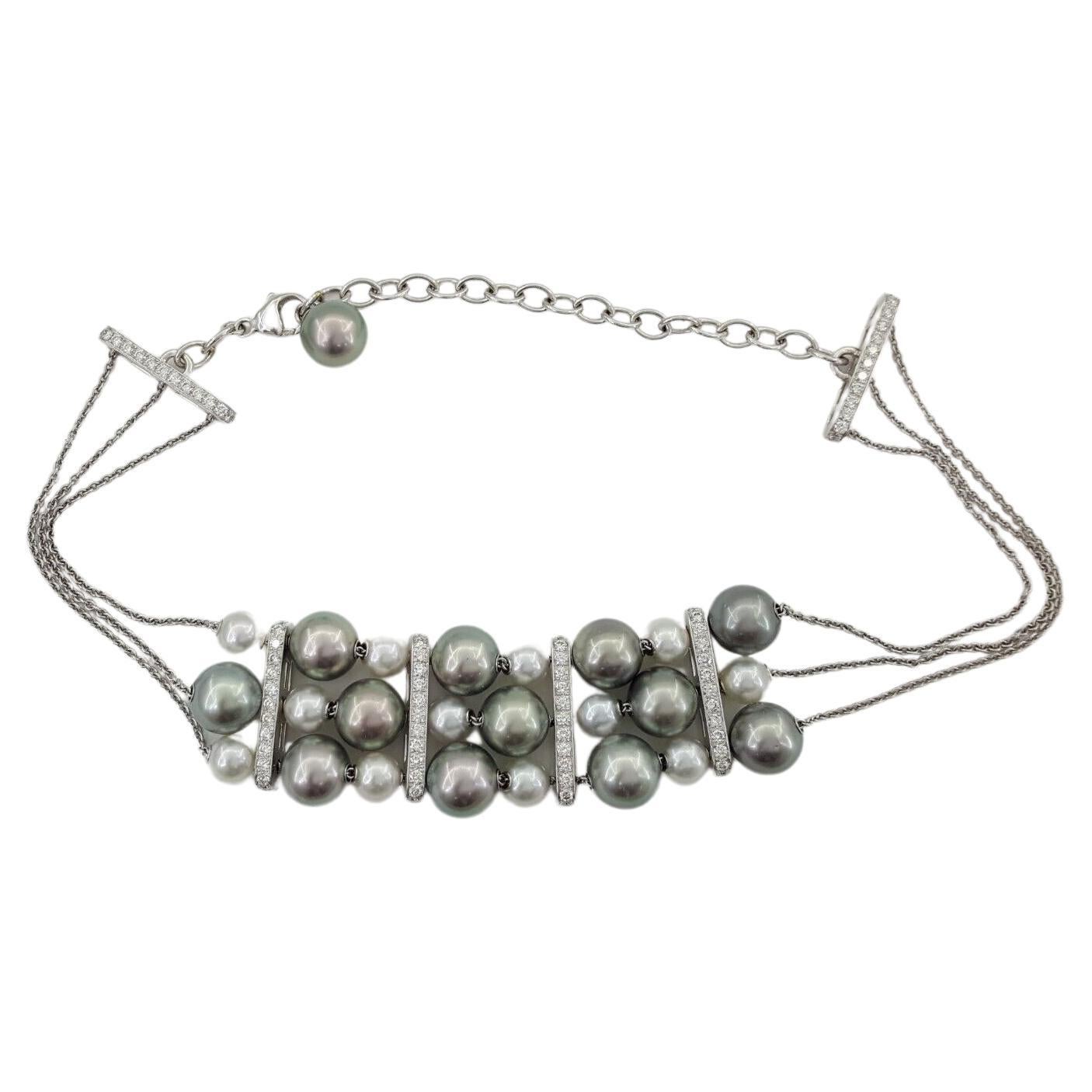Mikimoto Halskette aus Silber und cremefarbener Perle mit 3 Strängen und Diamanten (Moderne) im Angebot