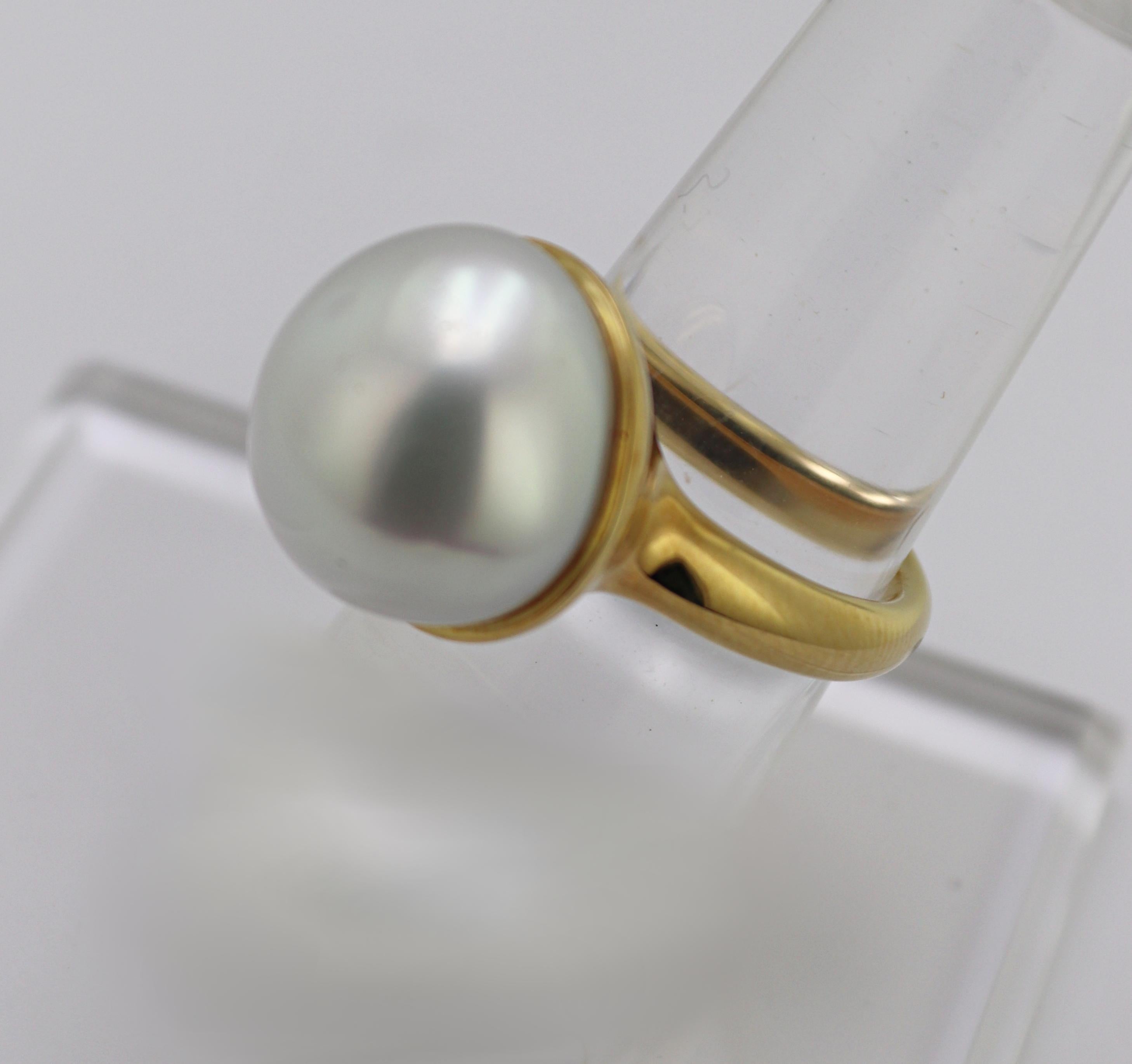 Mikimoto South Sea Cultured Pearl, Yellow Gold Ring For Sale 1