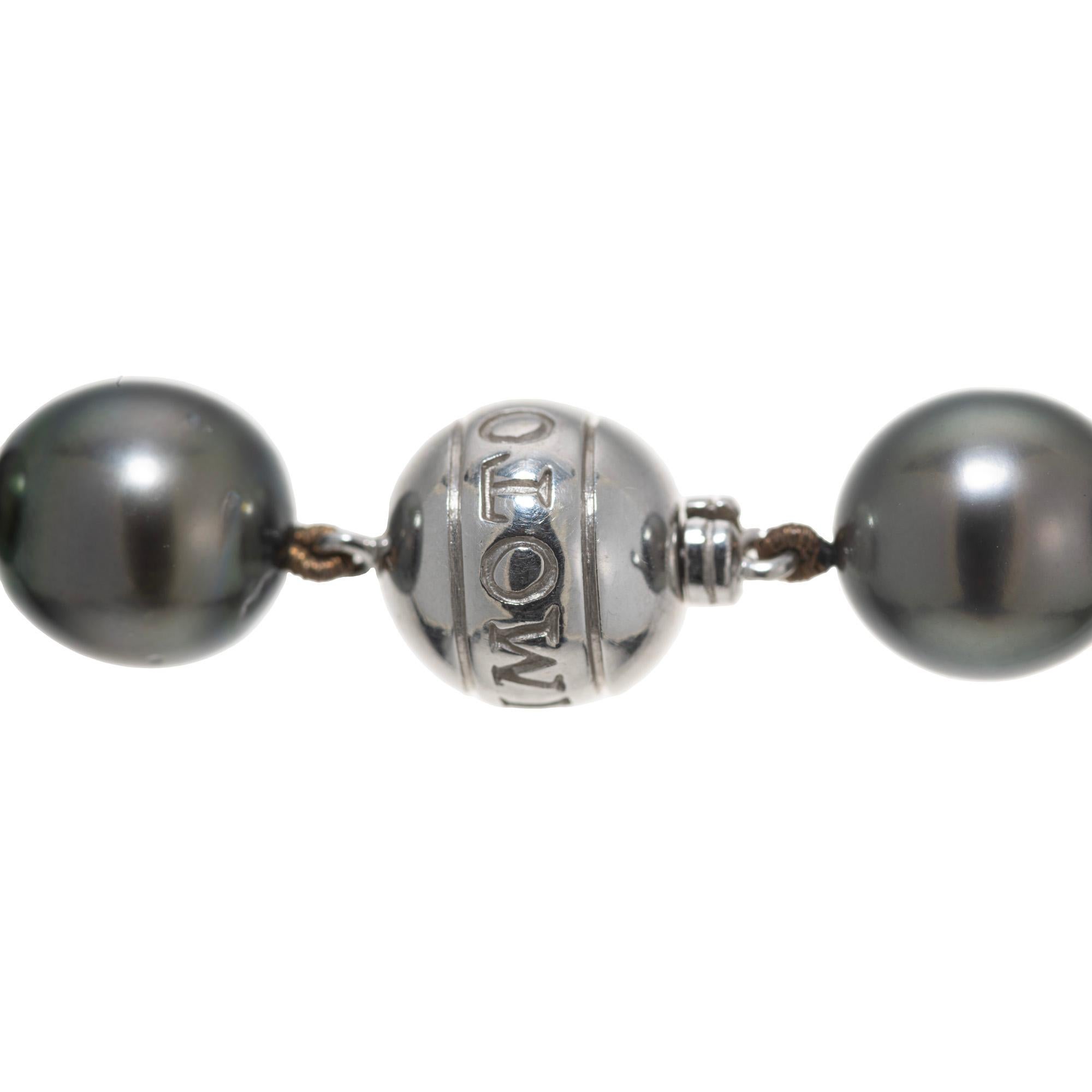 Mikimoto Tahitian Black South Sea Pearl Gold Necklace In Good Condition For Sale In Stamford, CT