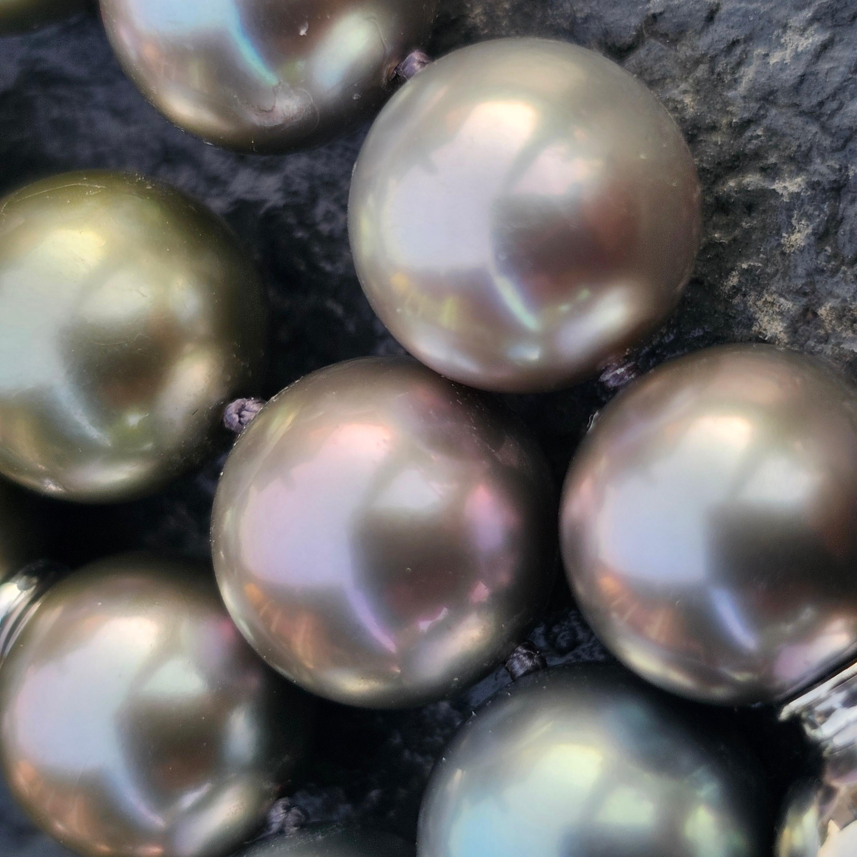 Mikimoto Tahitian Pearl Strand Necklace 11.5 to 12mm 18k White Gold Diamond In Good Condition For Sale In Northbrook, IL