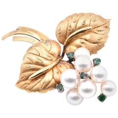 Mikimoto Vintage 18 Karat Yellow Gold Pearl and Emerald Pin