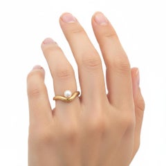 MIKIMOTO Vintage 18K yellow Gold Wavy Ring with Akoya Pearl