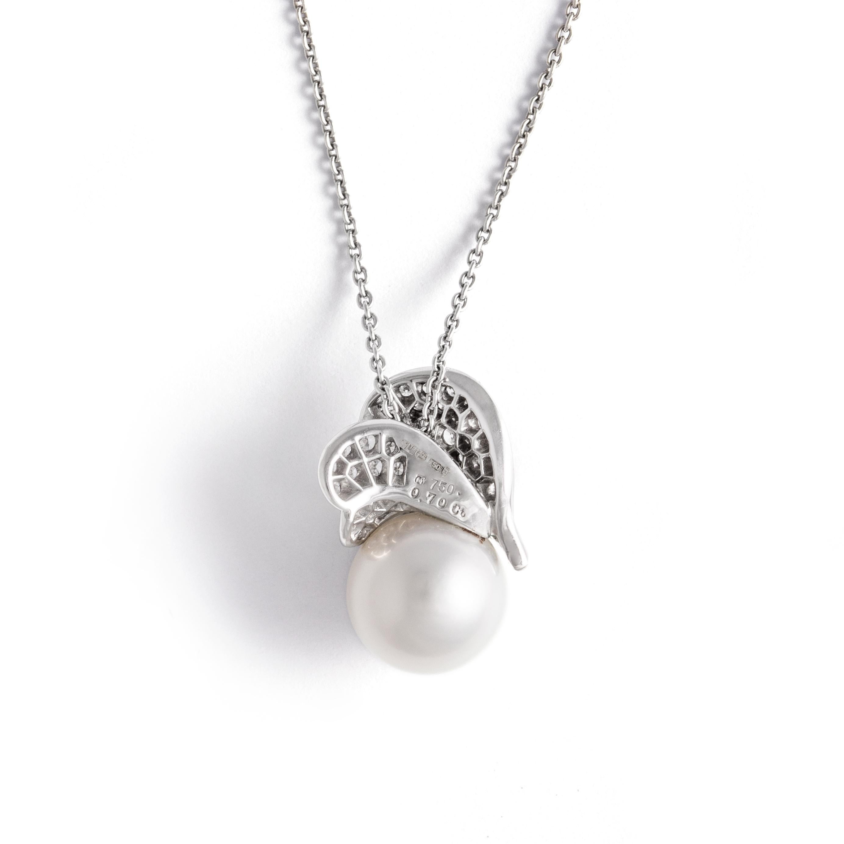 Mikimoto Pendentif en or blanc 18 carats avec perles de culture des mers du Sud en vente 1