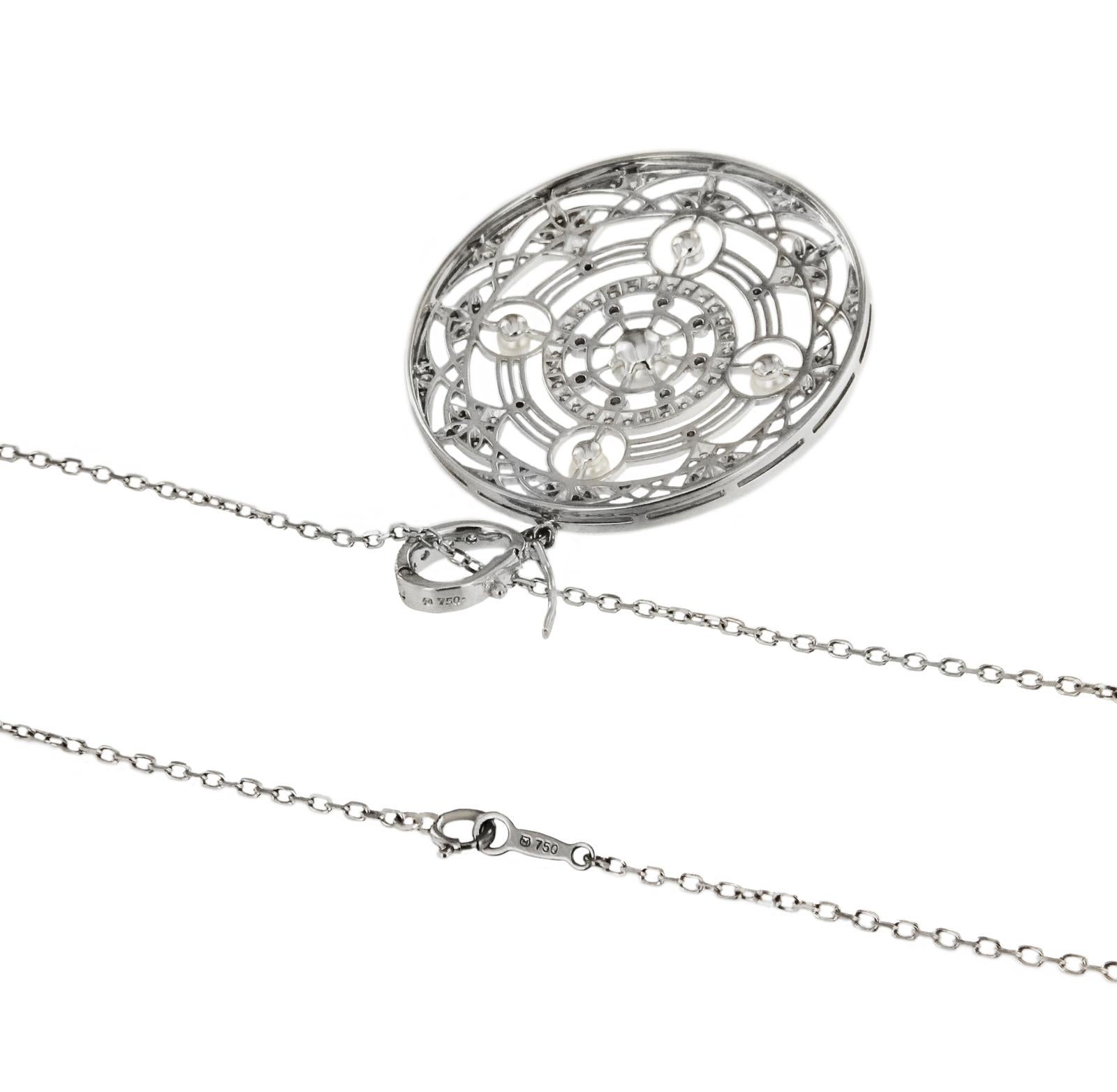Mikimoto Halskette aus Weißgold mit Akoya-Perlen und Diamant-Anhänger (Rundschliff) im Angebot