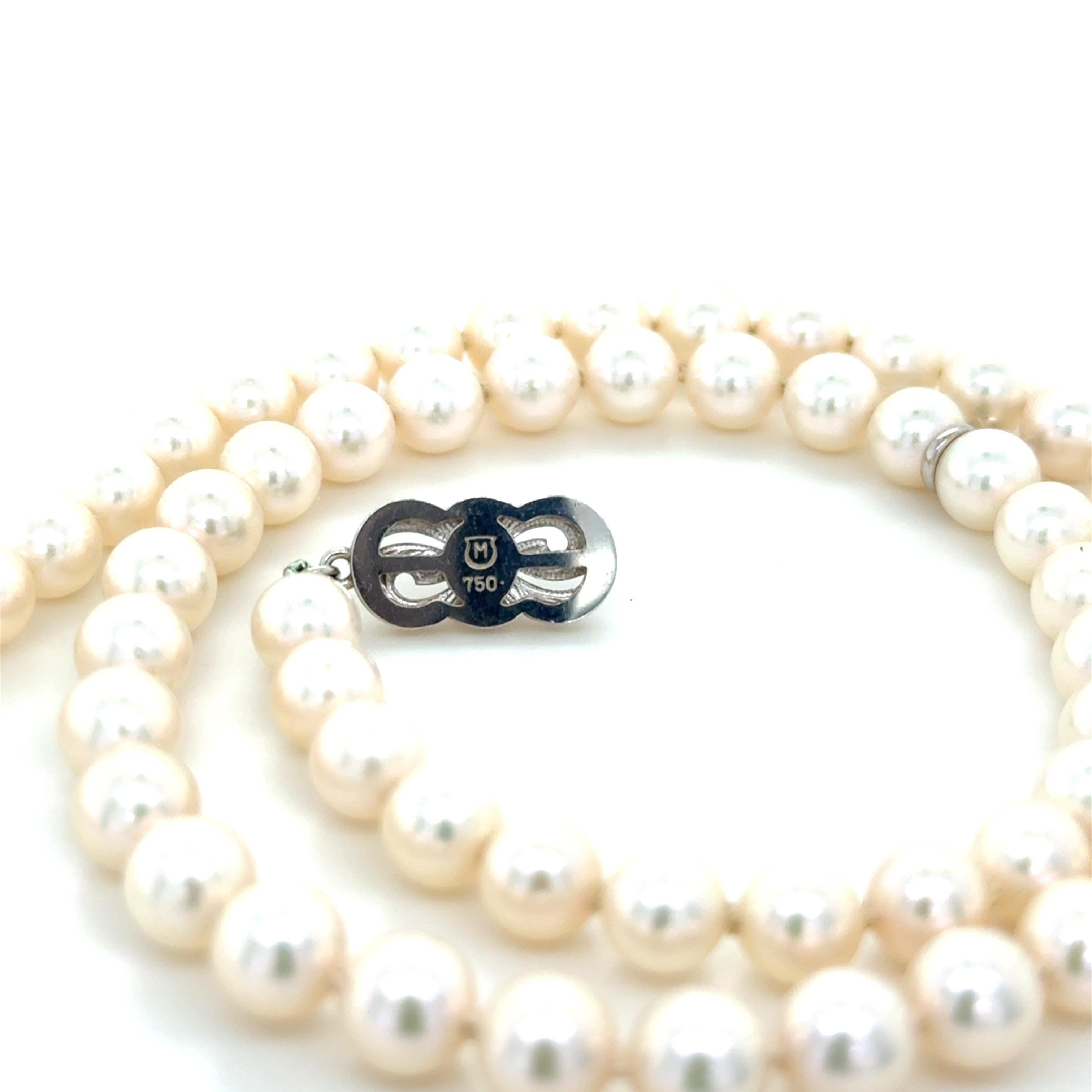 Mikimoto, Collana e orecchini in oro bianco e perle coltivate in vendita 2