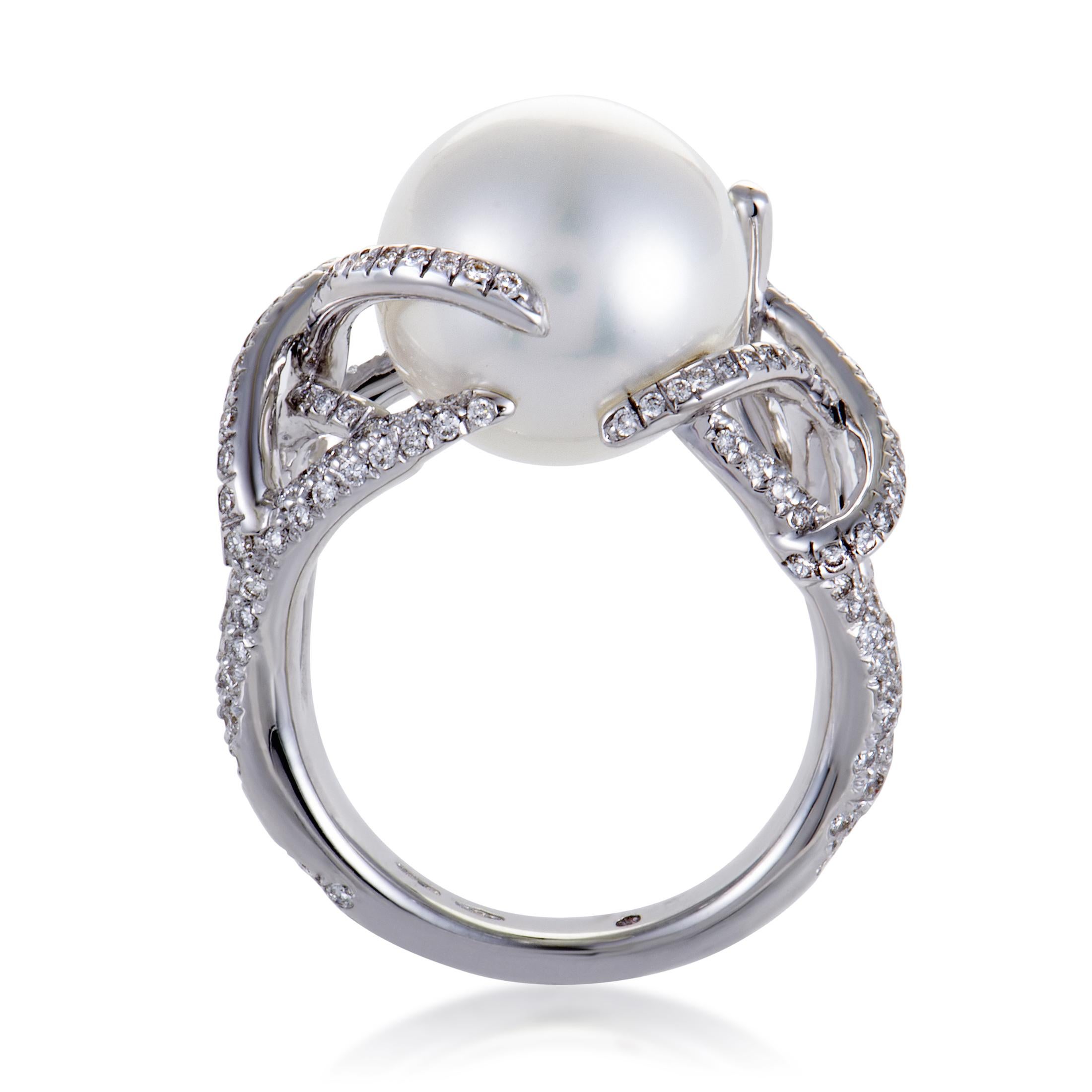 Mikimoto Women’s 18 Karat White Gold Diamond Pave Pearl Ring Size 55 1/4 - 7.5 In Excellent Condition In Southampton, PA