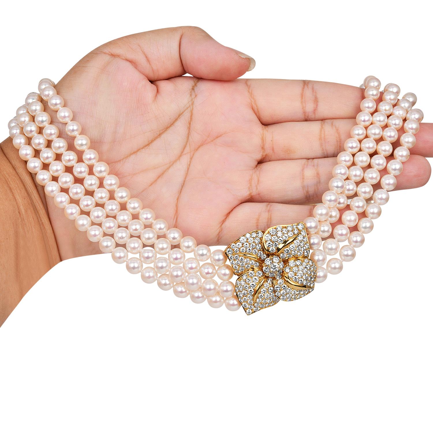 Mikimotto Collier à quatre rangs de fleurs superposées en or 18 carats avec diamants 7,57 carats Pour femmes en vente