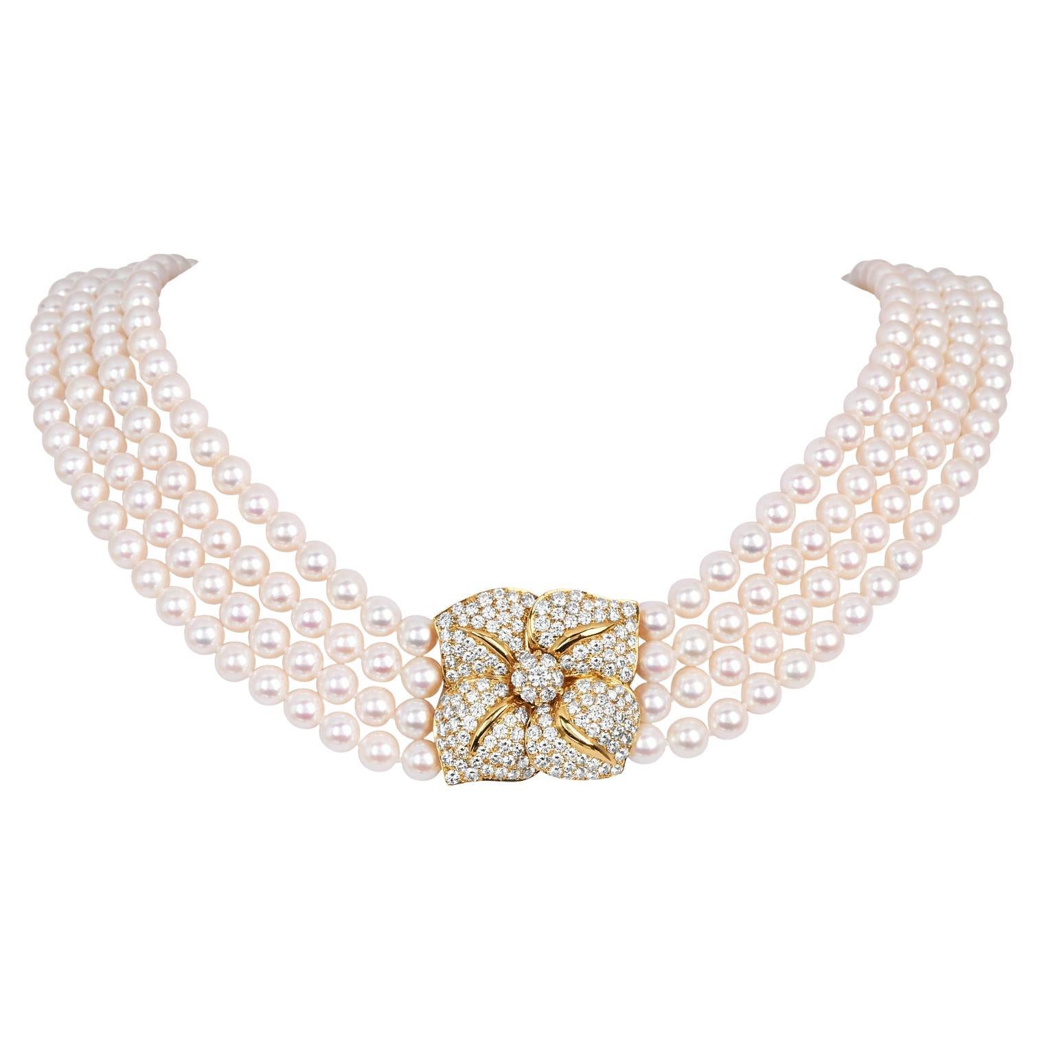 Mikimotto Collier à quatre rangs de fleurs superposées en or 18 carats avec diamants 7,57 carats en vente