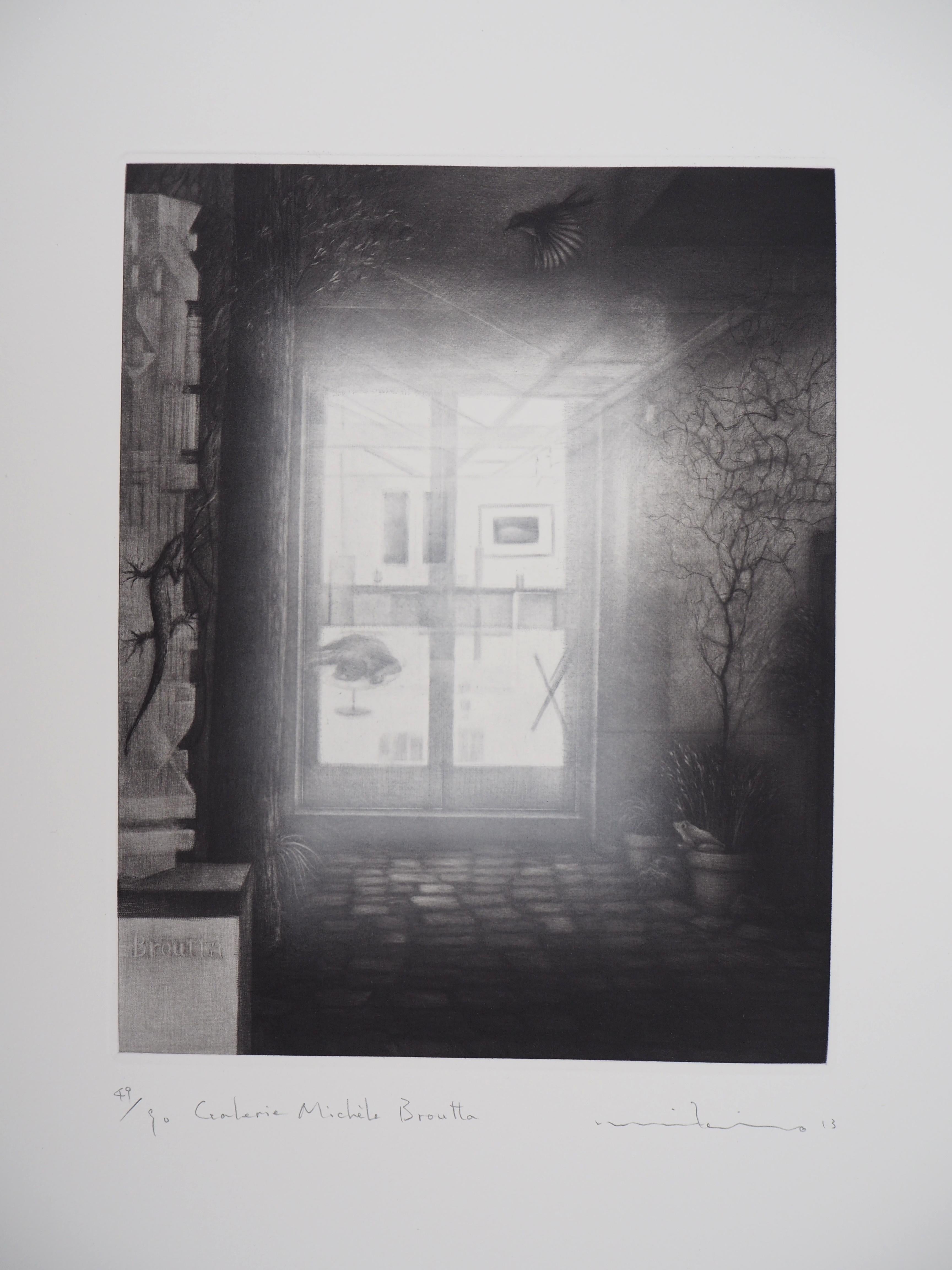Entrance of the Gallery - Original handsigned etching / 90ex - Print by Mikio Watanabe