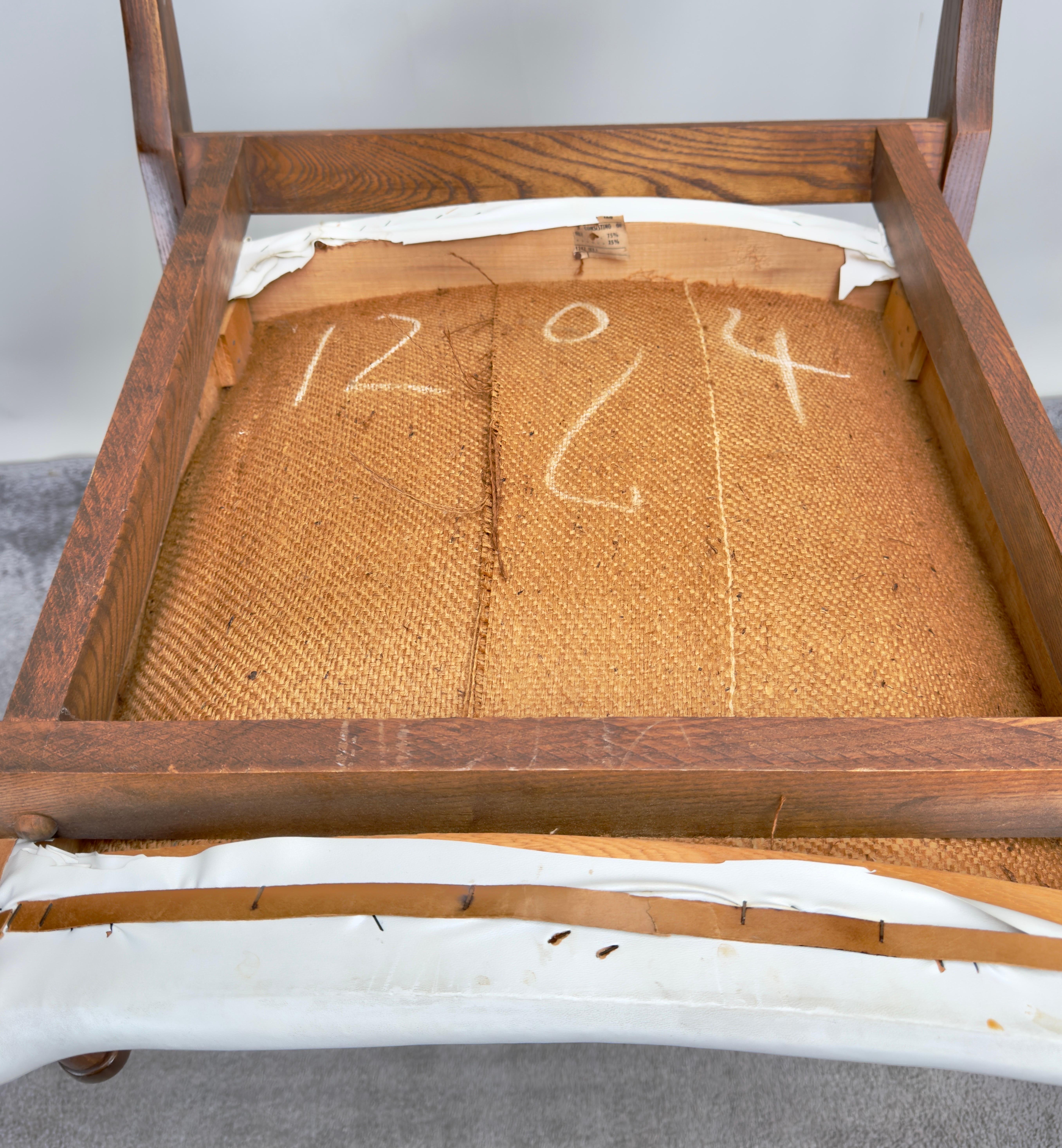 Milo Baughman Style MCM in White Faux Leather Rocking Chair (Fauteuil à bascule en simili-cuir)  en vente 5