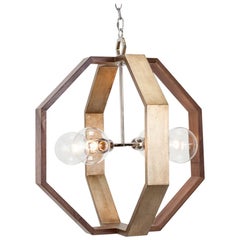 MILA CHANDELIER – moderner achteckiger Kronleuchter aus Nussbaum und Blattgold 