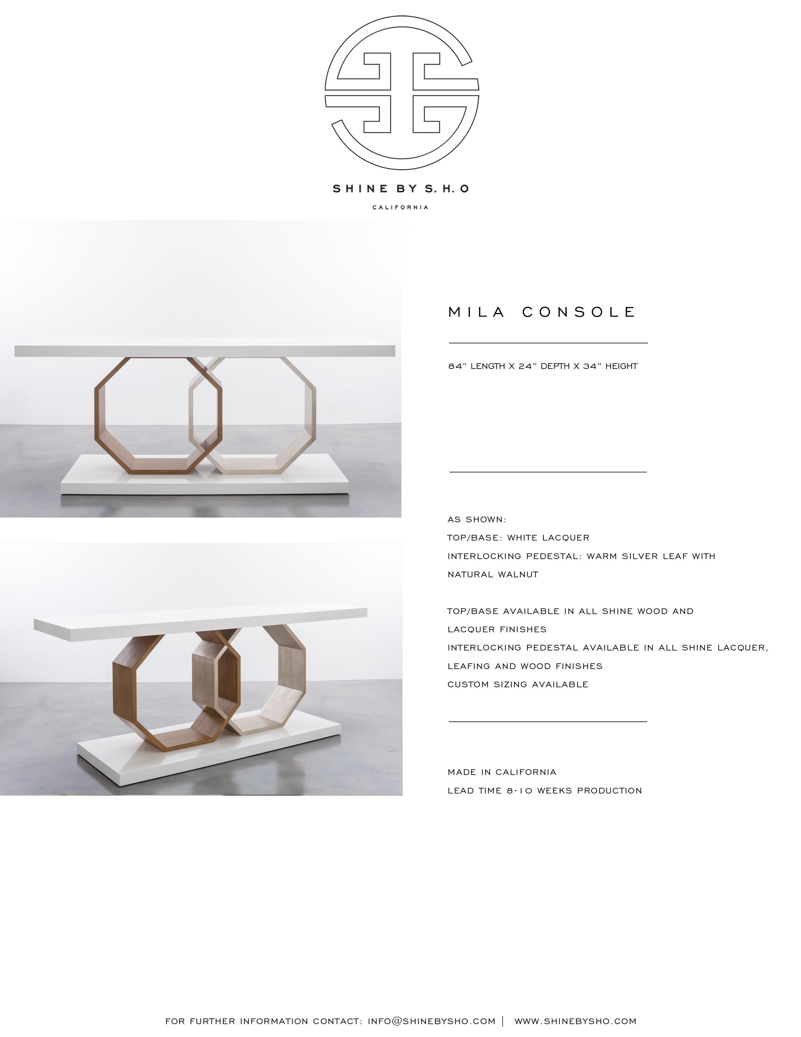 CONSOLE MILA - Console moderne avec finition en bois mélangé et détails octogonaux Neuf - En vente à Laguna Niguel, CA