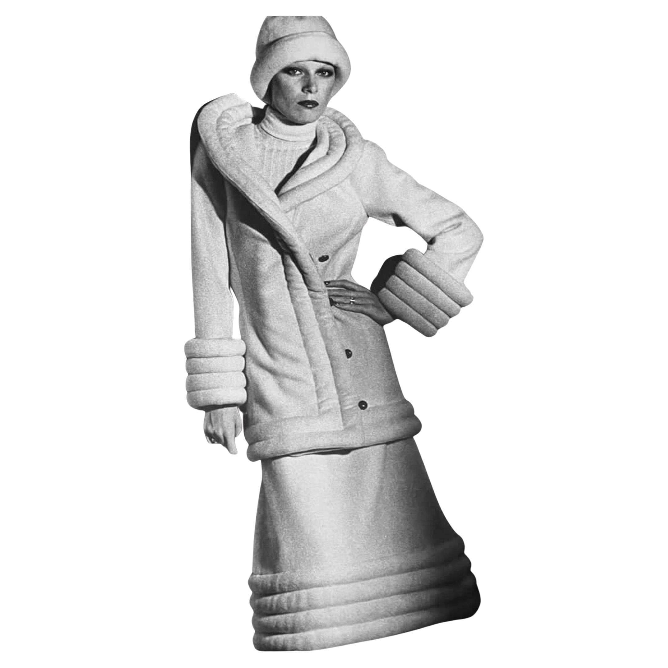 Mila Schön Alta Moda hiver 1973 écru cachemire laine space age jupe tailleur 