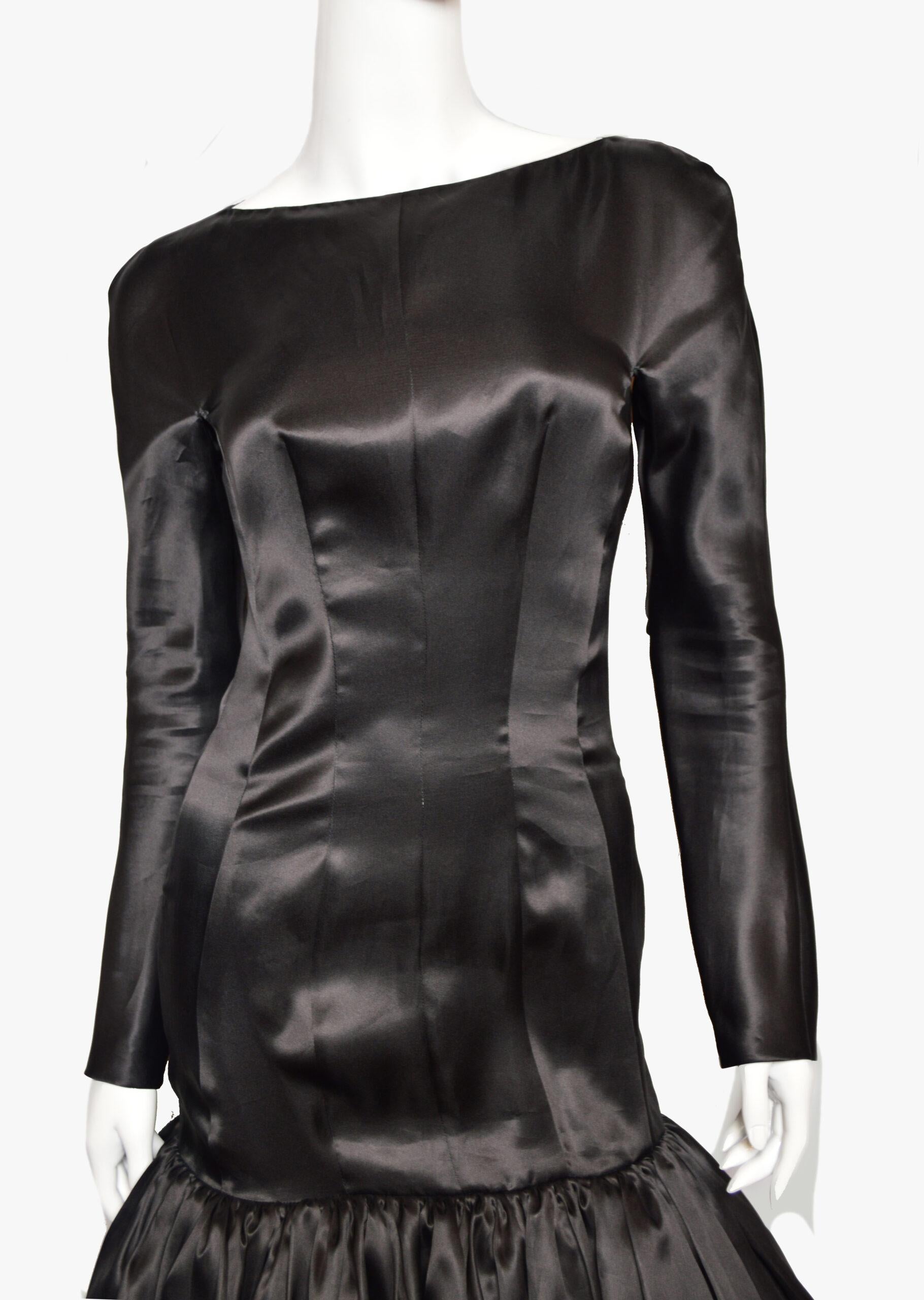 Noir Mila Schon - Robe de soirée noire, haute couture, années 1980 en vente