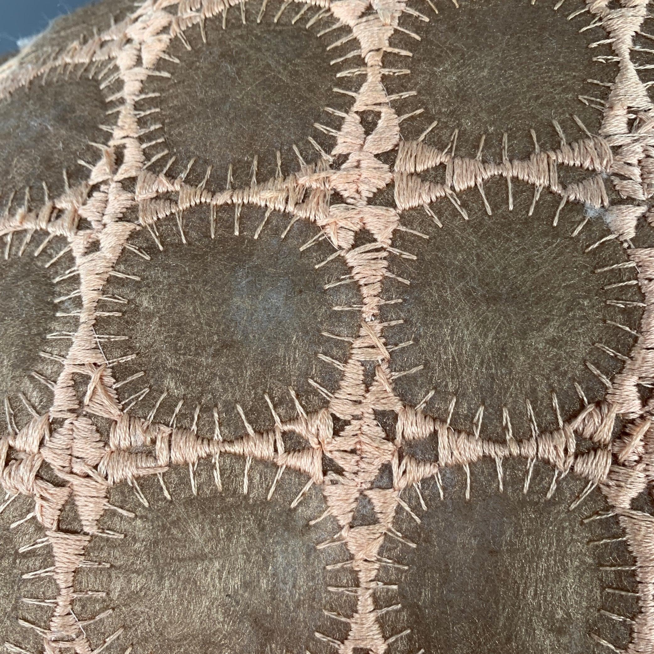 MILA SCHON Talla 6 Beige Tan Poliéster Círculos Abalorios Abrigo en venta 3
