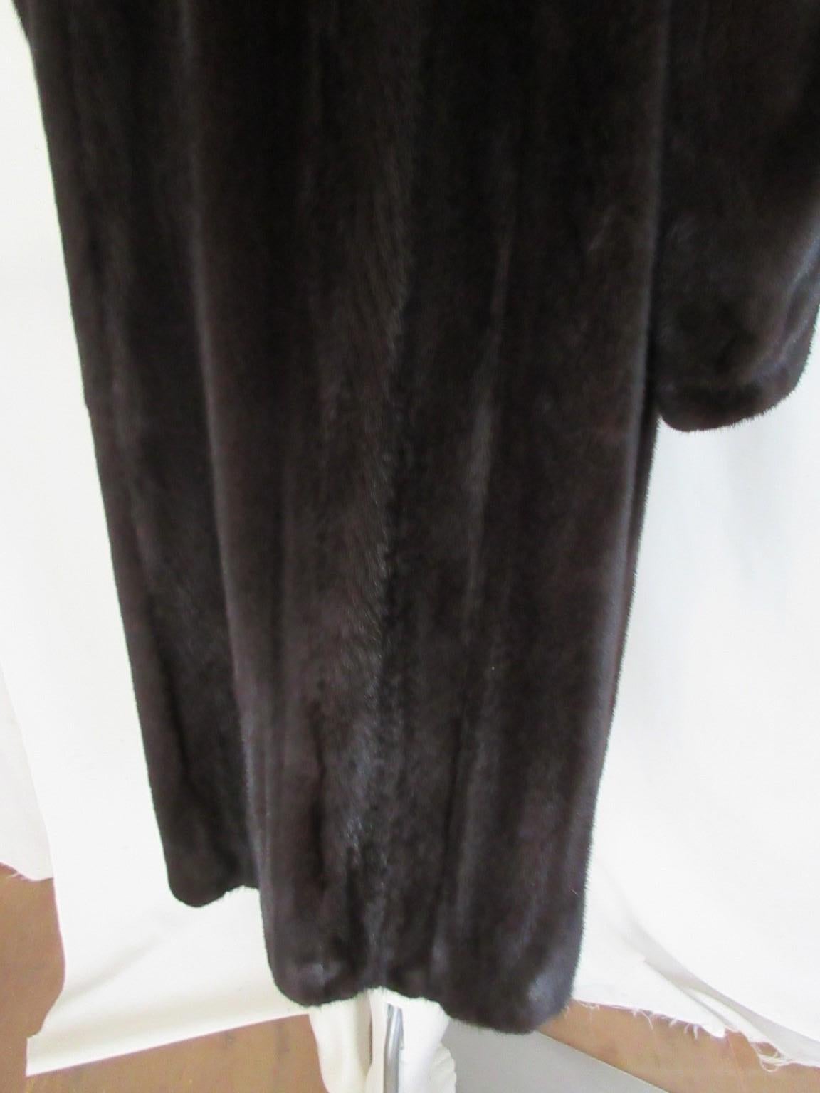 MILADY Paris Brauner Mantel aus geschorenem Nerzpelz  für Damen oder Herren im Angebot