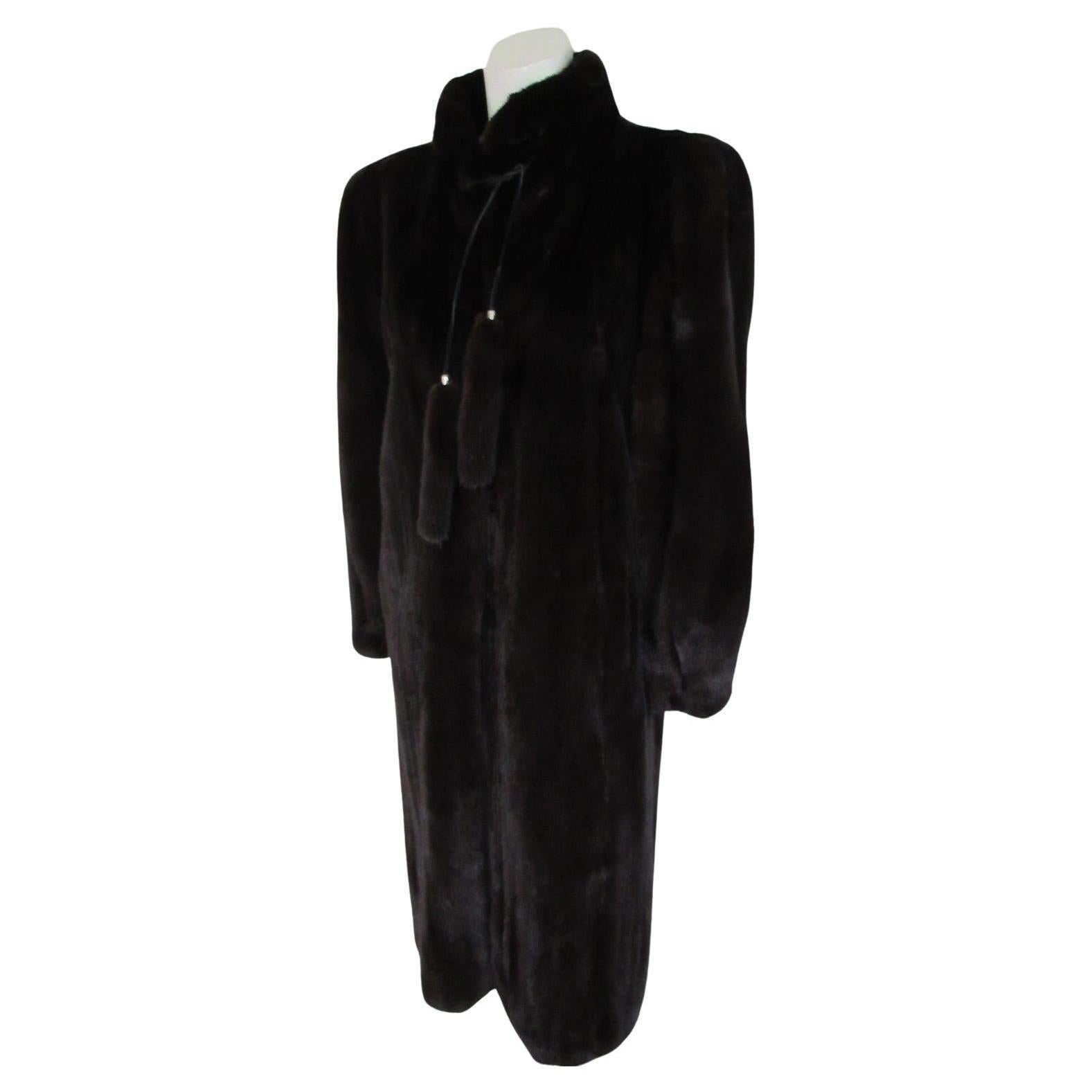 MILADY Paris Brauner Mantel aus geschorenem Nerzpelz  im Angebot