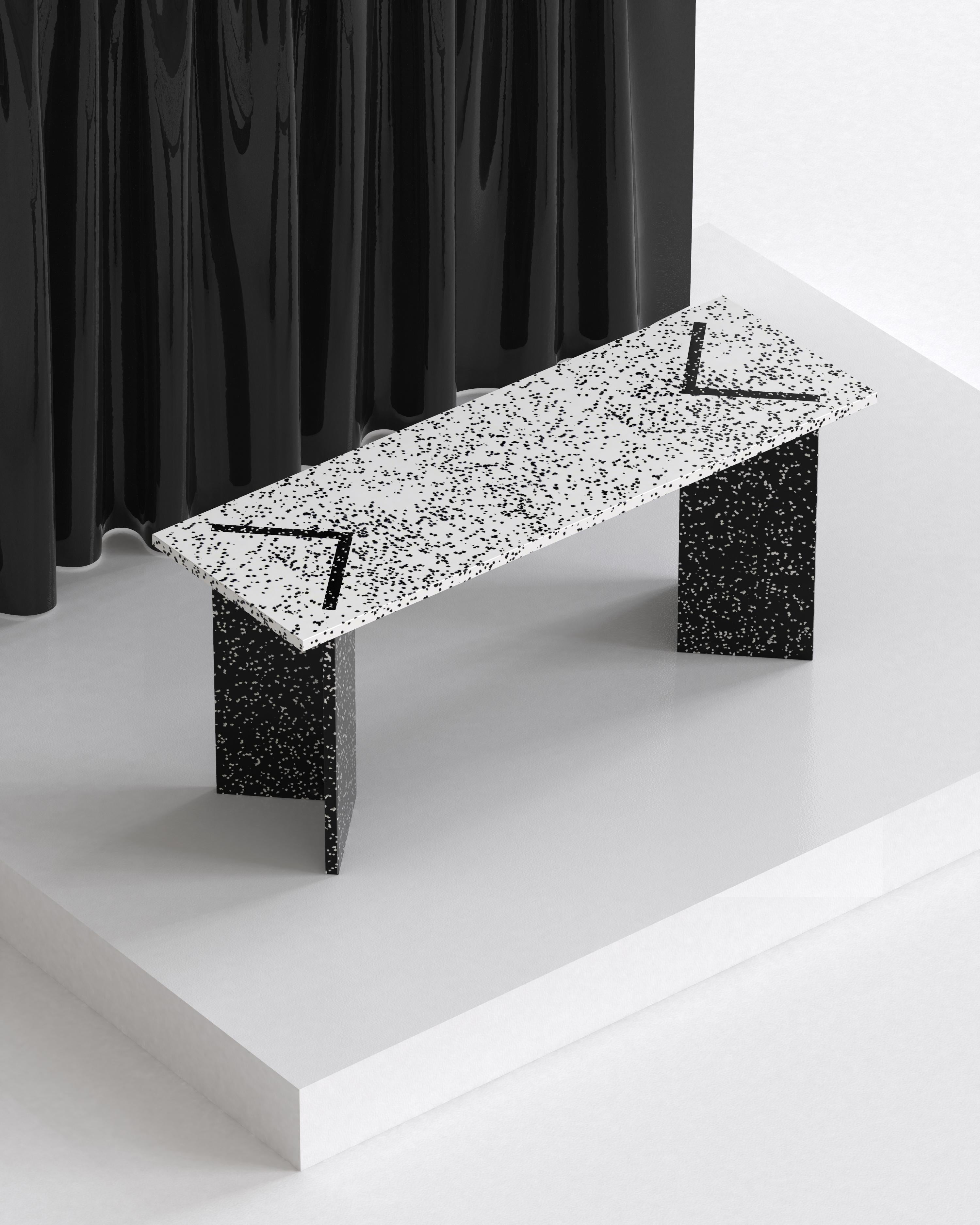 Banc Milan de Maxime Louis-Courcier
Dimensions : L 105 x D 35 x H 45 cm
MATERIAL : Plastique recyclé blanc / Plastique recyclé noir, finition polie.

À propos de

Maxime Louis-Courcier est un artiste et designer basé à Paris.
Fondé en 2019, son
