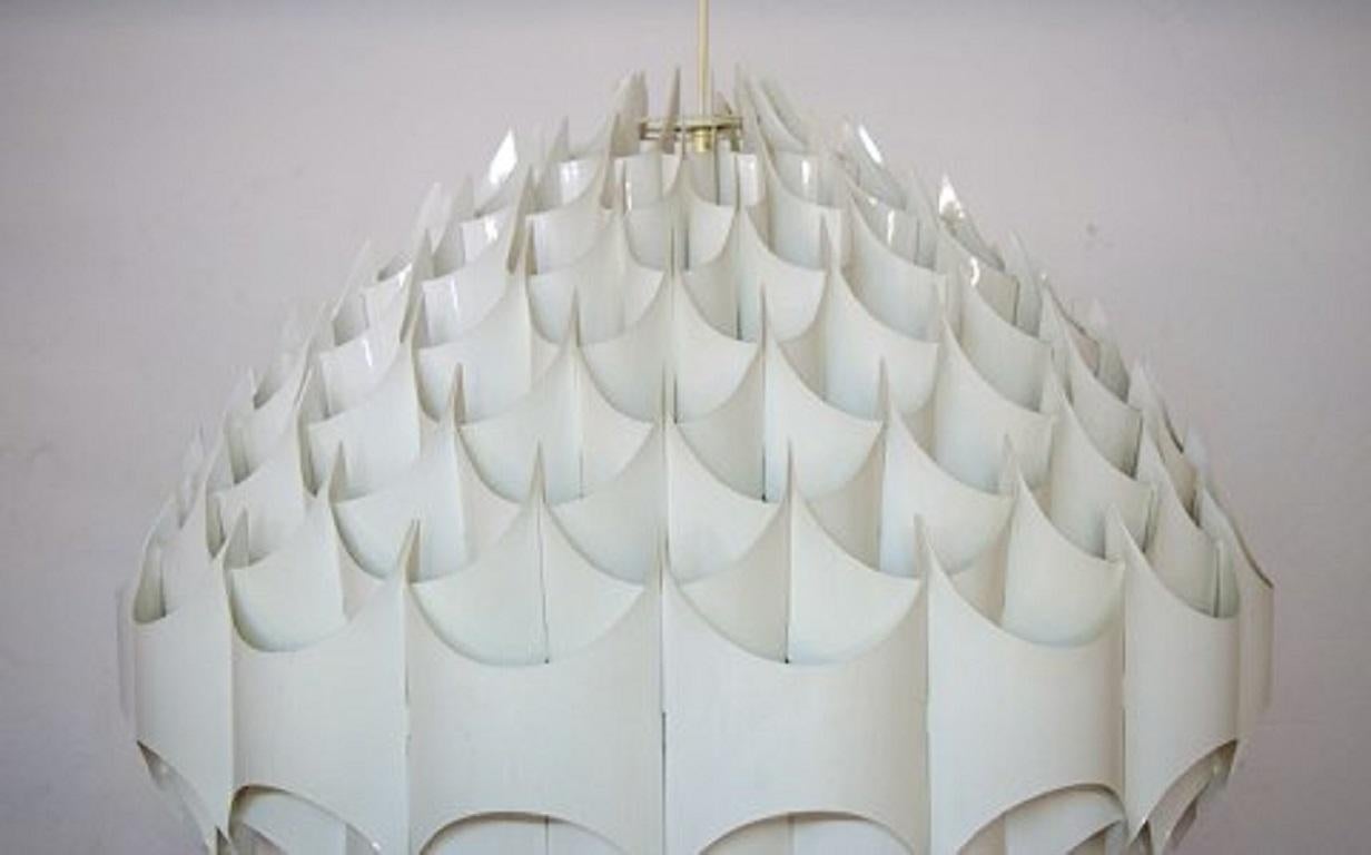 Mid-Century Modern Milanda Havlova, Colossal Rhythmic Pendant with White Plastic Screens, 1960s