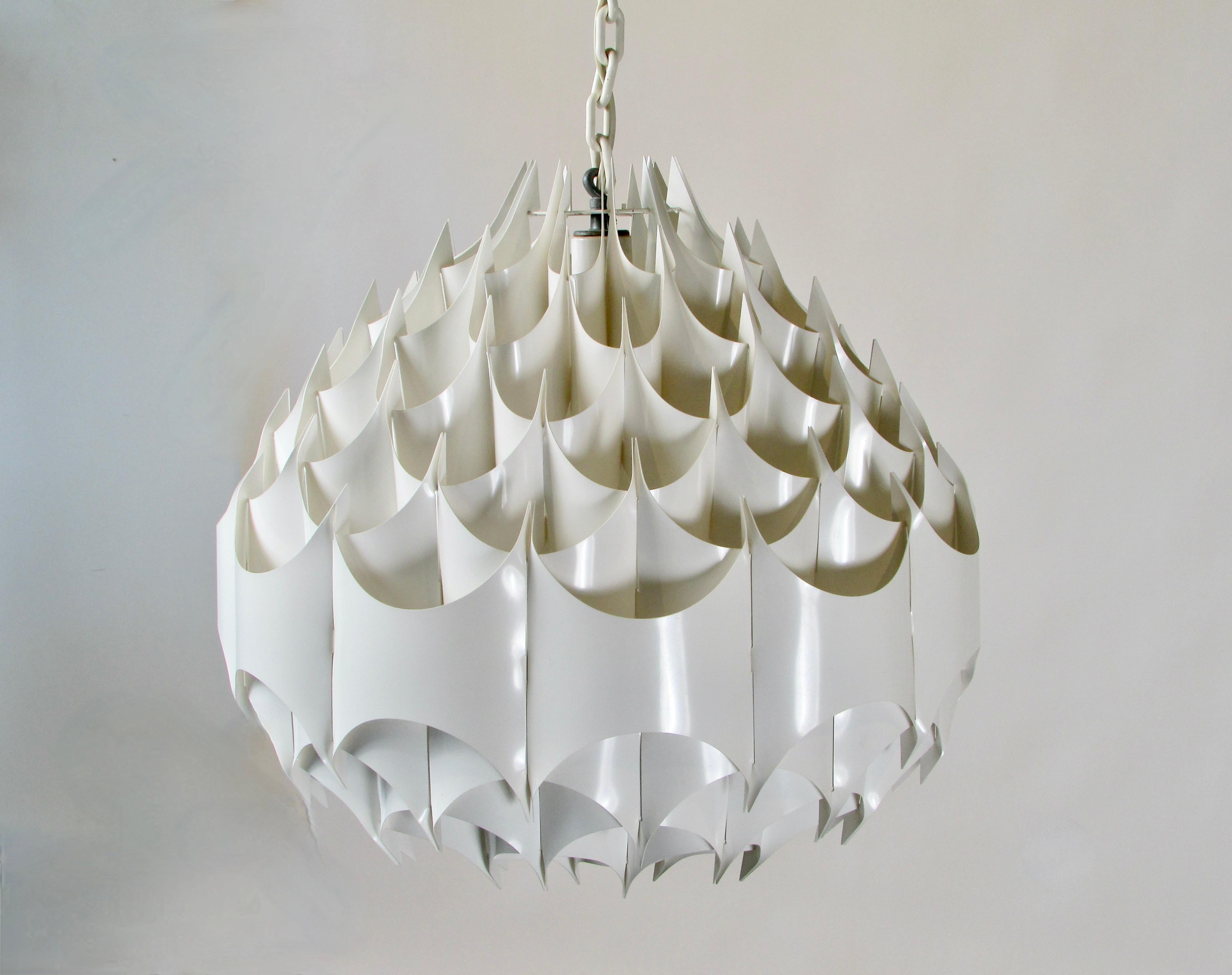 Fait main Lampe à suspension en forme de globe en acrylique blanc Milanda Havlova pour Vest Austria en vente