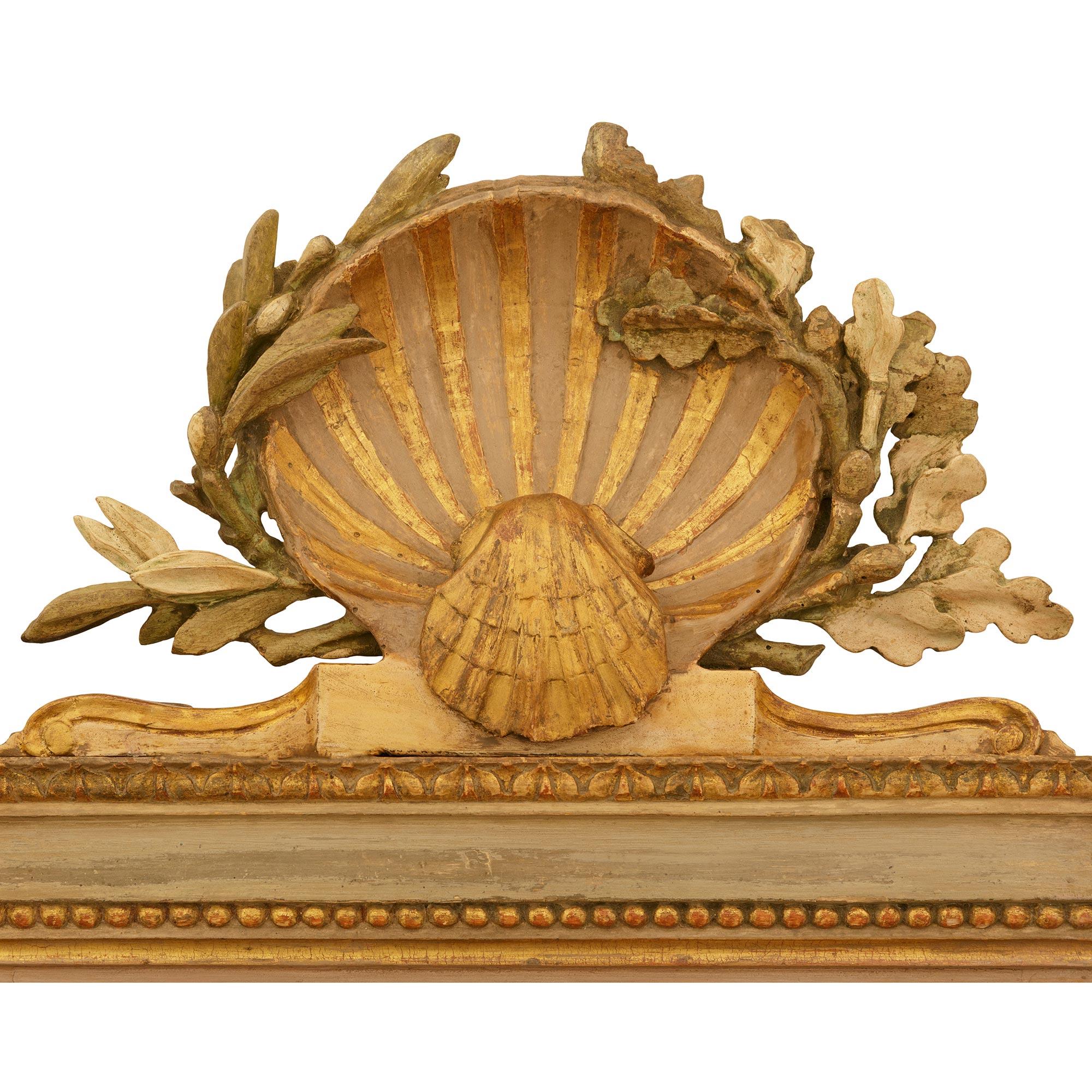 Miroir milanais du XVIIIe siècle d'époque Louis XVI en bois patiné et bois doré Bon état - En vente à West Palm Beach, FL