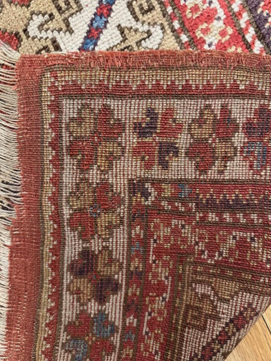 Milas prayer rug In Good Condition For Sale In NEW YORK, NY