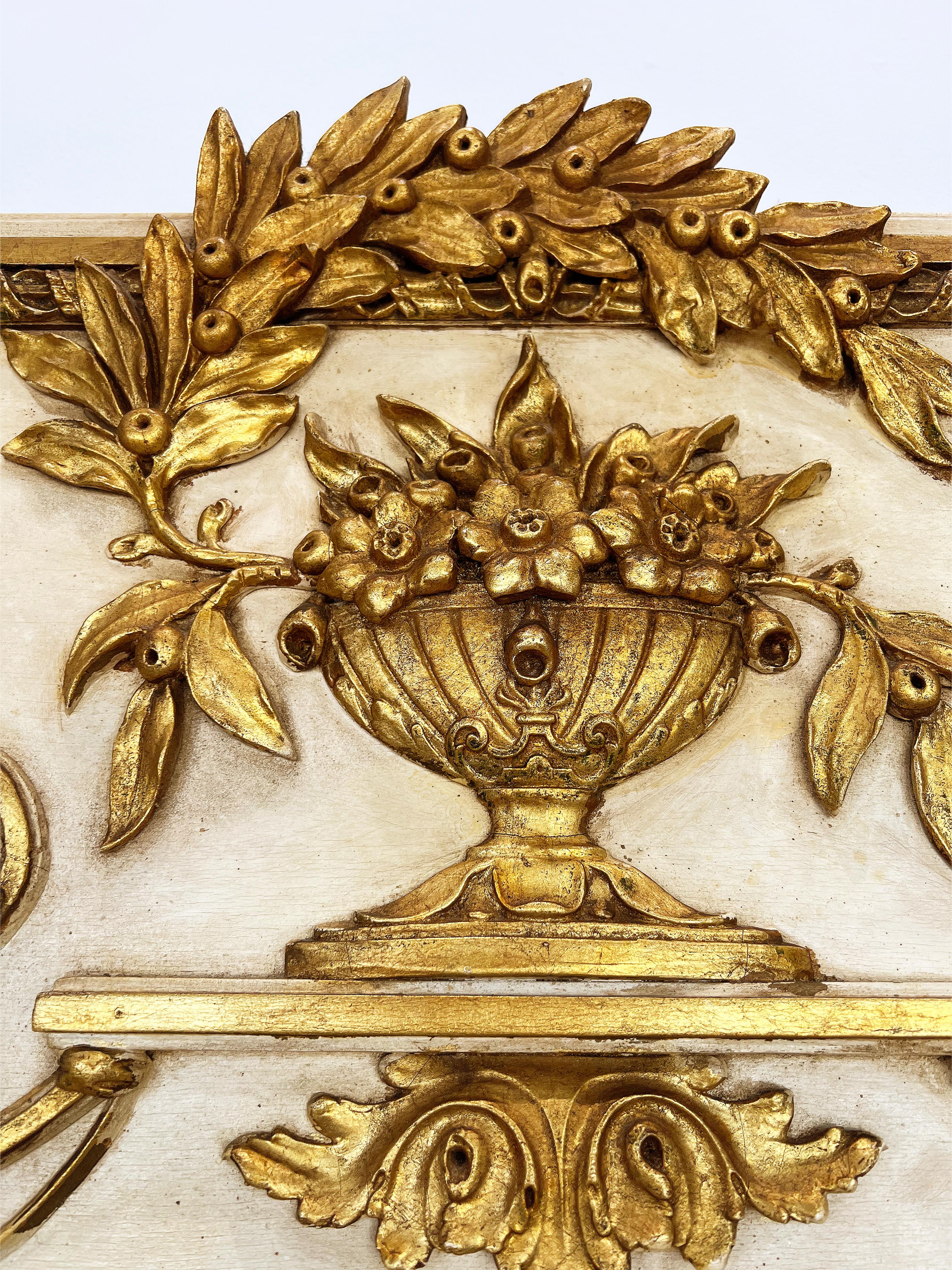 Milch & Son Neoclassical Giltwood Trumeau Style Mirror, 1960s, Italy In Good Condition In Miami, FL