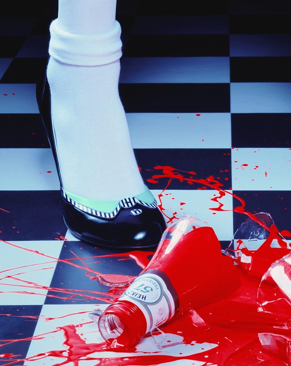 A Drop of Red #2 Miles Aldridge, Femme, Fashion, Glamour, Chaussures, Ketchup, Red en vente 2