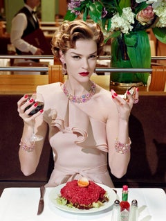 Aldridge: „Precious Glam #2 Miles Aldridge“, Frau, Mode, Glamour, Porträt, Farbe