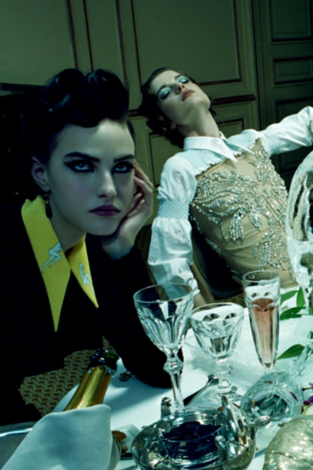 Miles ALDRIDGE (*1964, Great Britain)
Dinner Party #8, 2009
Chromogenic print
Image 101.5 x 152.5 (40 x 60 in.) 
Sheet 113.5 x 164.5 cm (44 5/8 x 64 3/4 in.)
Edition of 6, plus 2 AP; Ed. 1/6
Print only

A fiercely original photographer, Miles