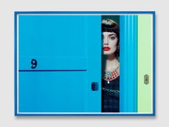 Porte #3, 2023 - Miles Aldridge (Fotografia a colori)