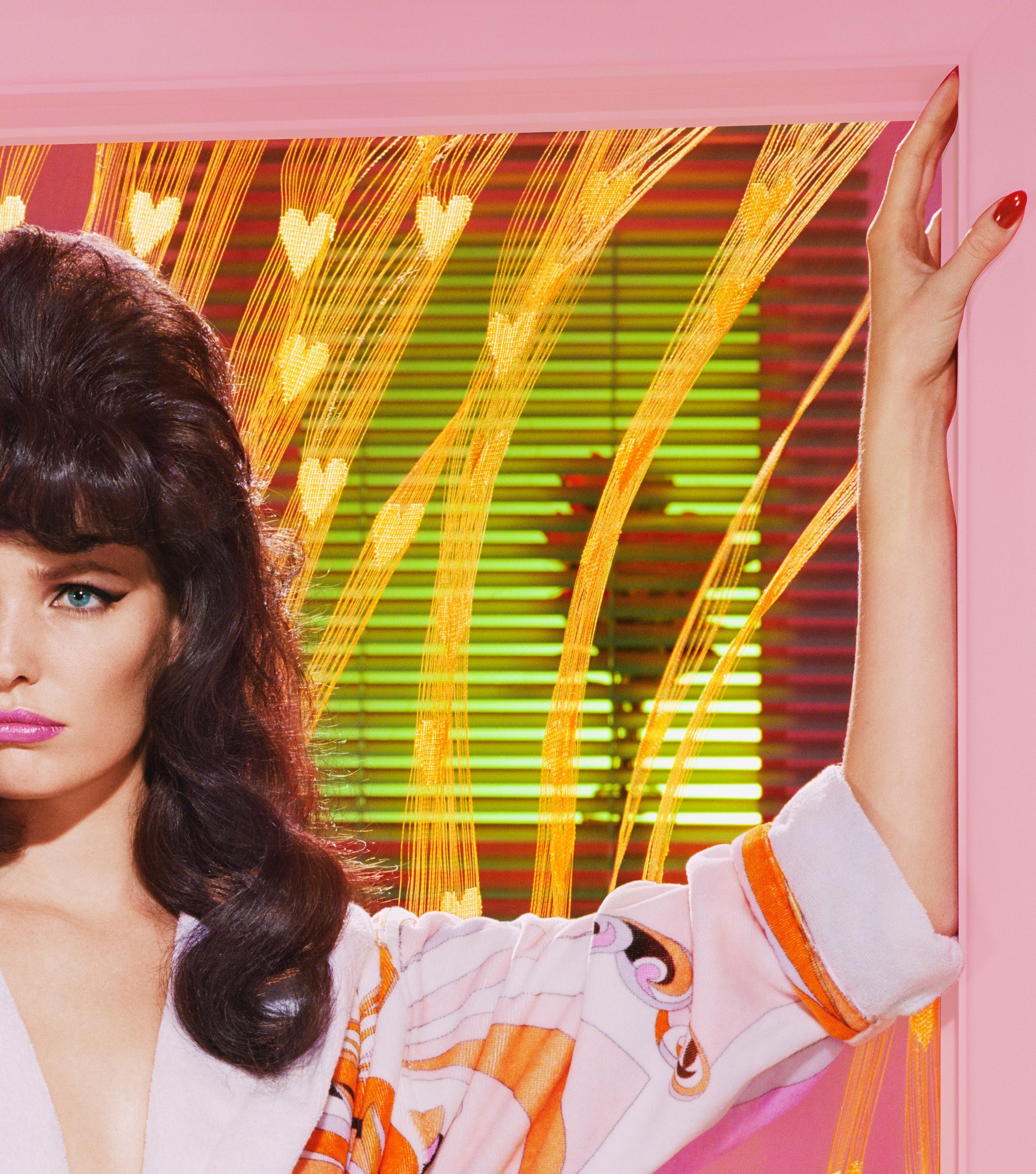 New Utopias #2 Miles Aldridge, mannequin, épouse de maison, mode, pinup, parfum à cheveux en vente 3