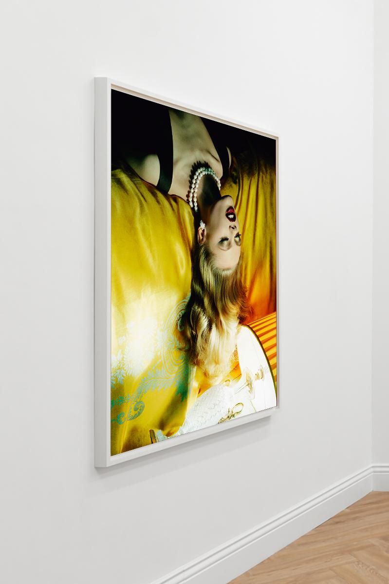 Respiri brevi #5, 2012 - Miles Aldridge (Fotografia a colori) in vendita 2