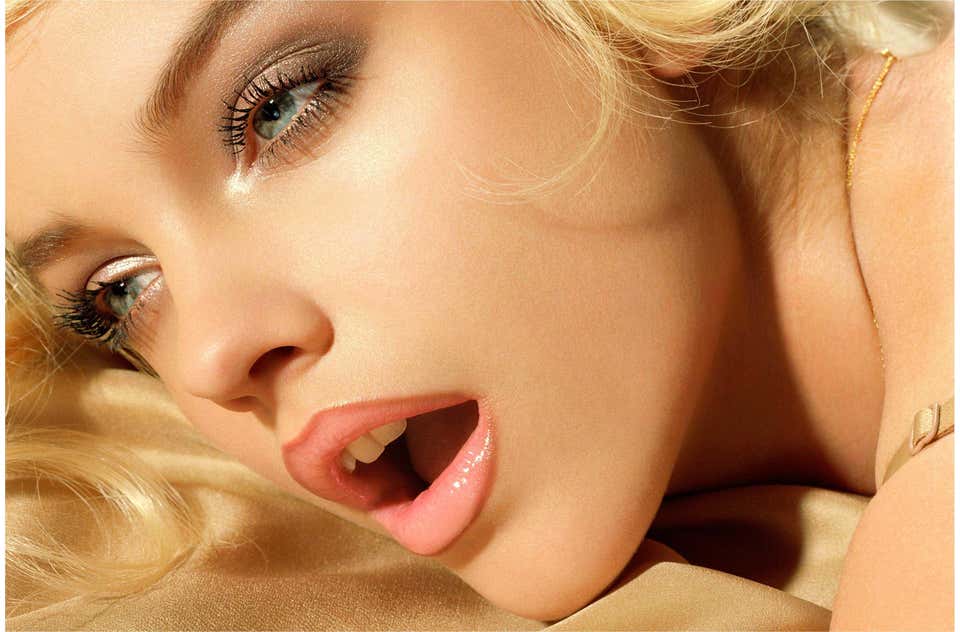 Venus Smile #5 – Miles Aldridge, woman, fashion, make up, grill, pop art, colour