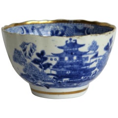 Miles Mason Porcelain Bowl Blue and White Pagoda Pattern, English, circa 1805