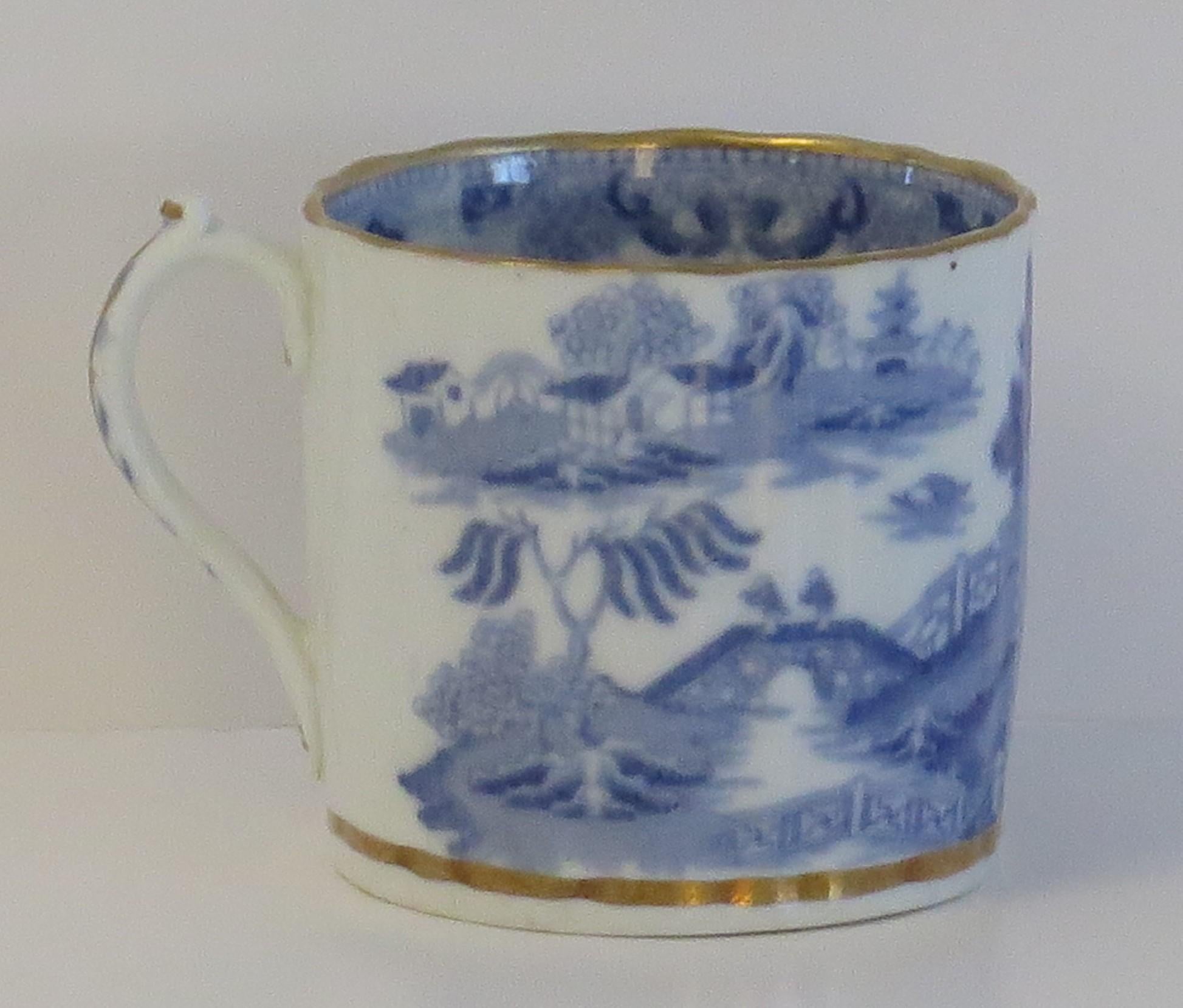 Glazed Miles Mason Porcelain Coffee Can Blue & White Broseley Gilded Ptn 50, circa 1808 For Sale